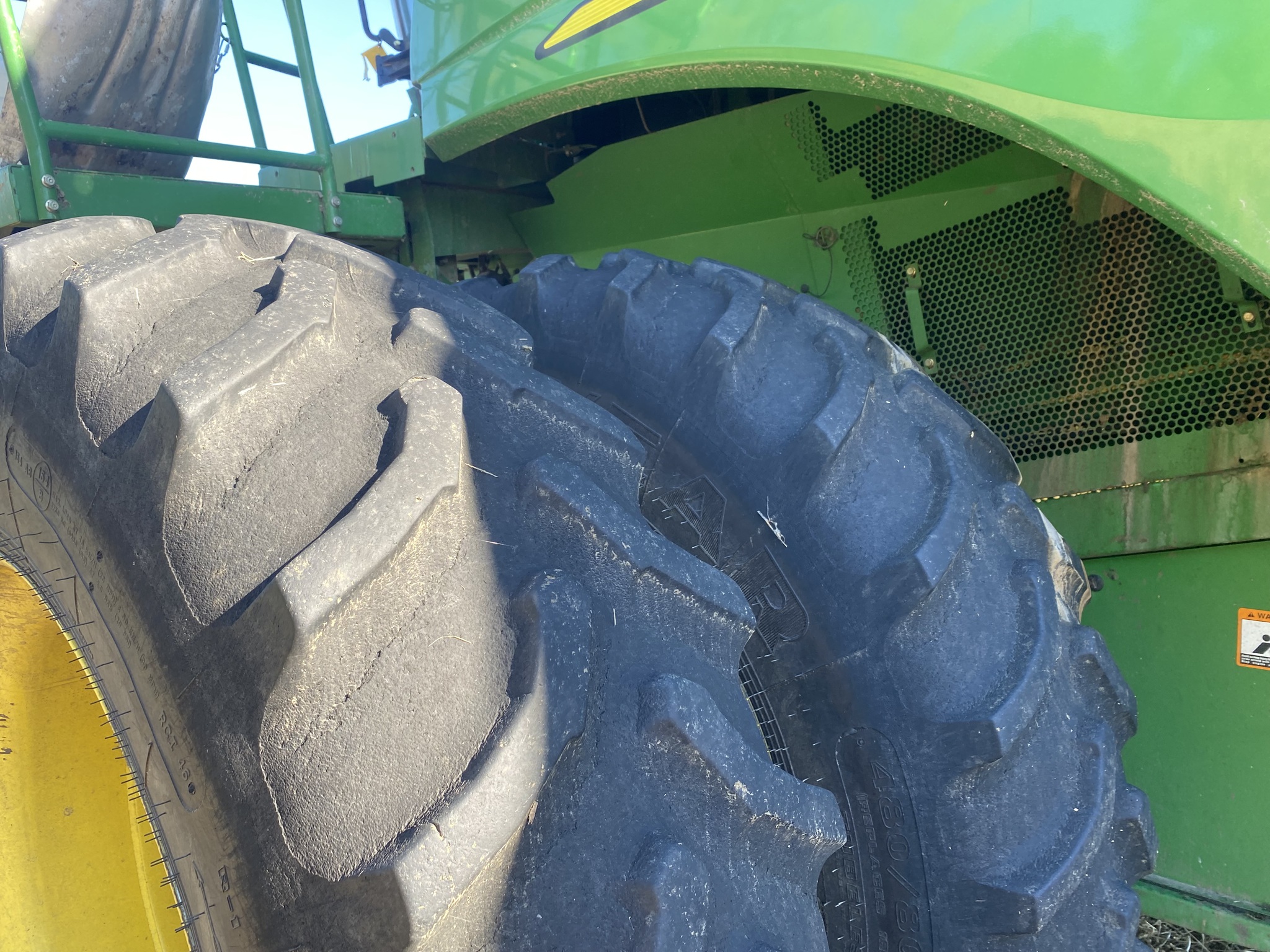 2013 John Deere S660 Image 18