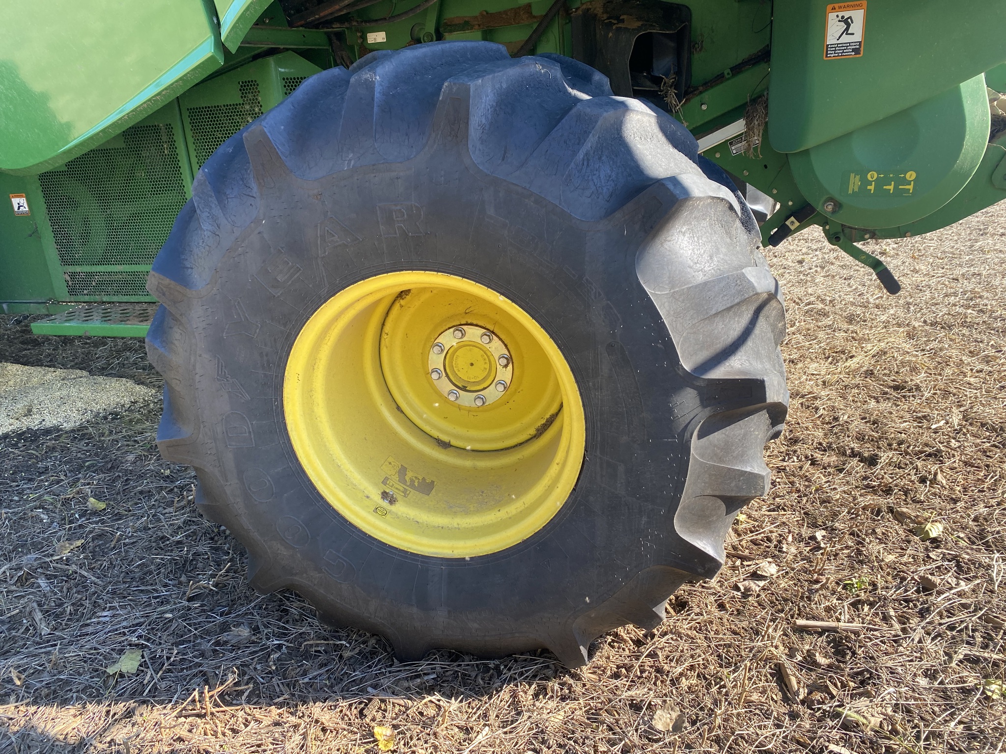 2013 John Deere S660 Image 19