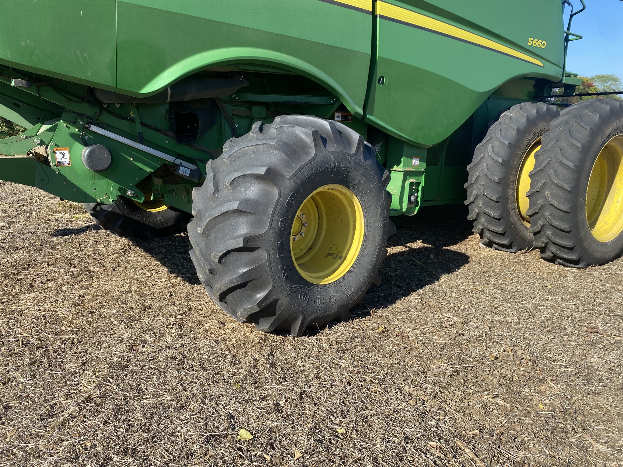 2013 John Deere S660 Image 23