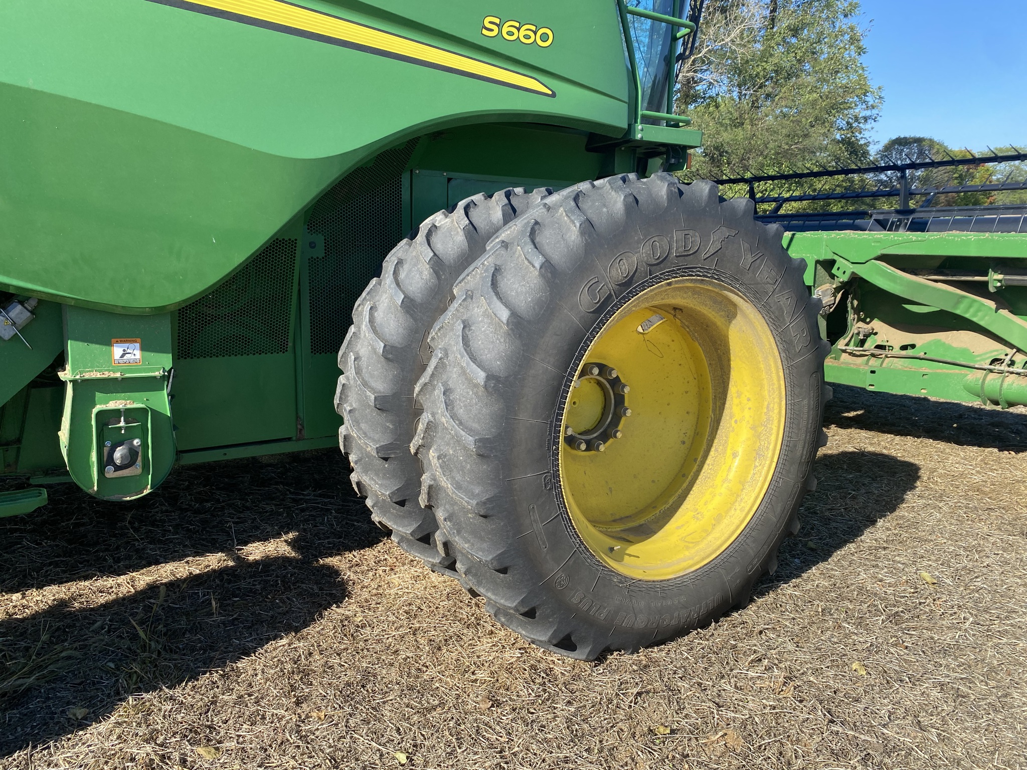 2013 John Deere S660 Image 25