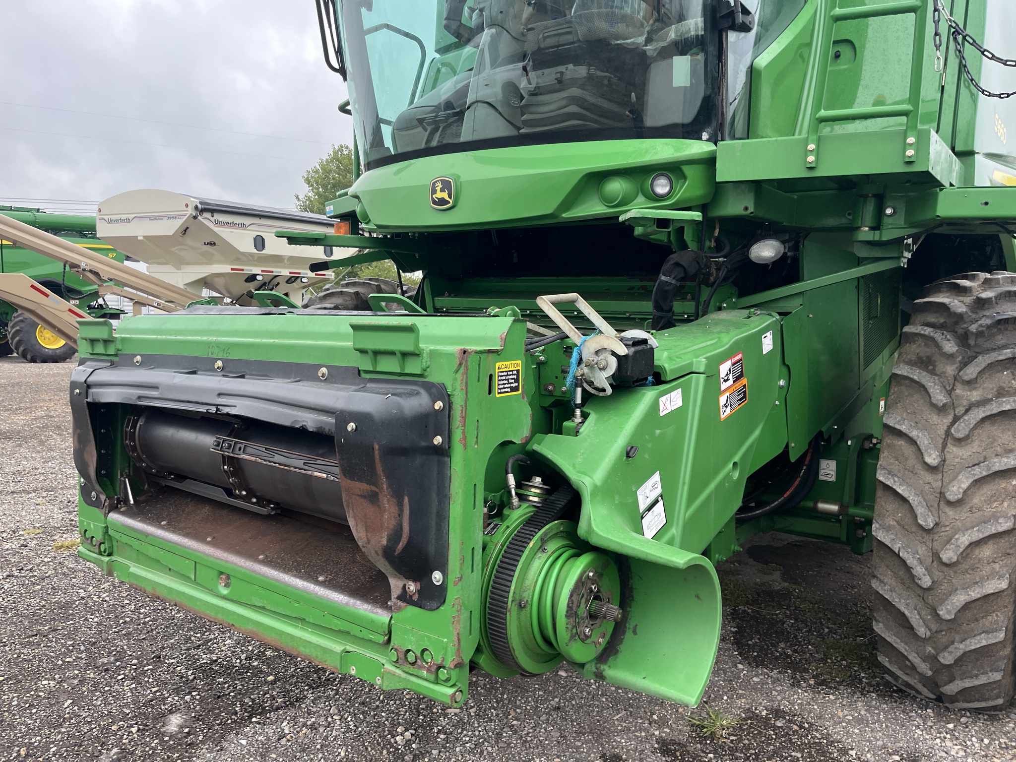2013 John Deere S660 Image 3