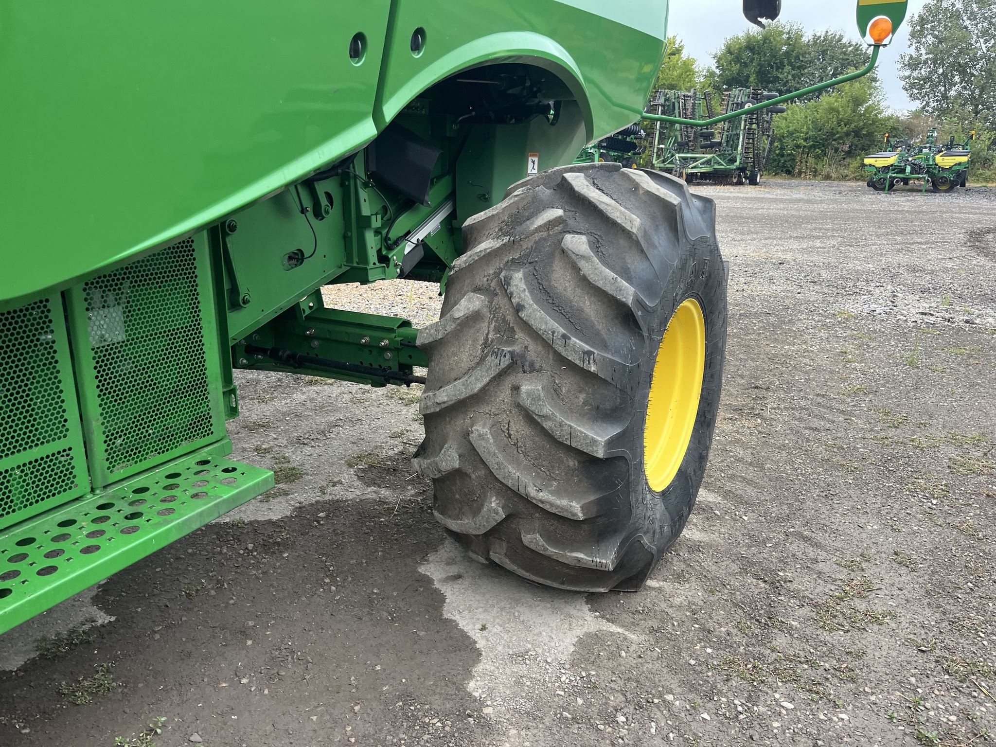 2013 John Deere S660 Image 12