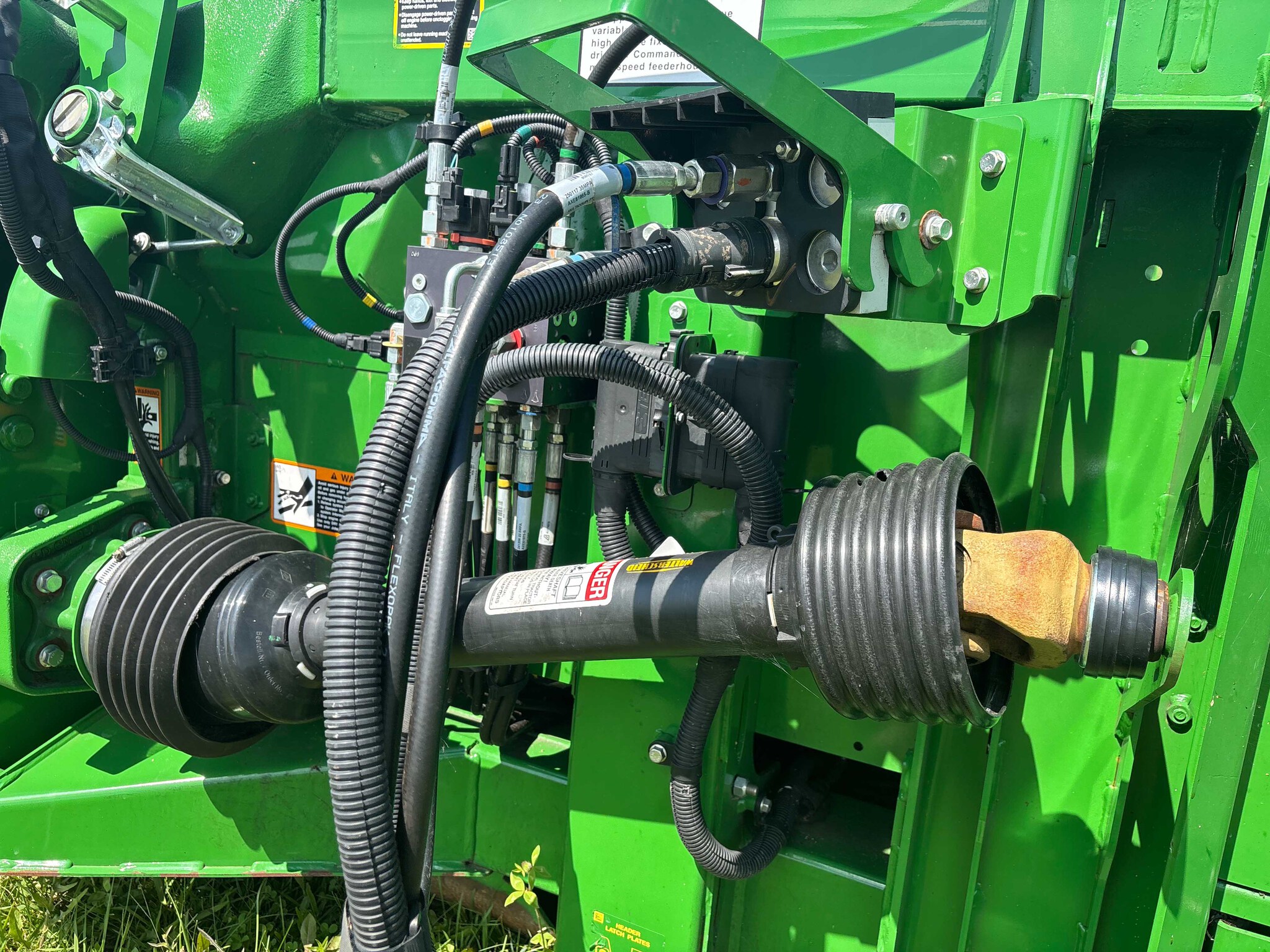 Used 2025 John Deere CF 12 Corn and Row Crop headers at Koenig Equipment in Anna, OH - PhotoXL9