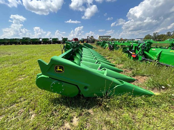 Used 2025 John Deere CF 12 Corn and Row Crop headers at Koenig Equipment in Anna, OH - Photo5
