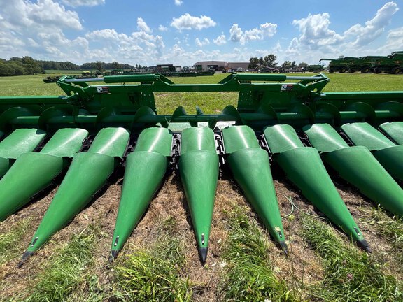 Used 2025 John Deere CF 12 Corn and Row Crop headers at Koenig Equipment in Anna, OH - Photo7