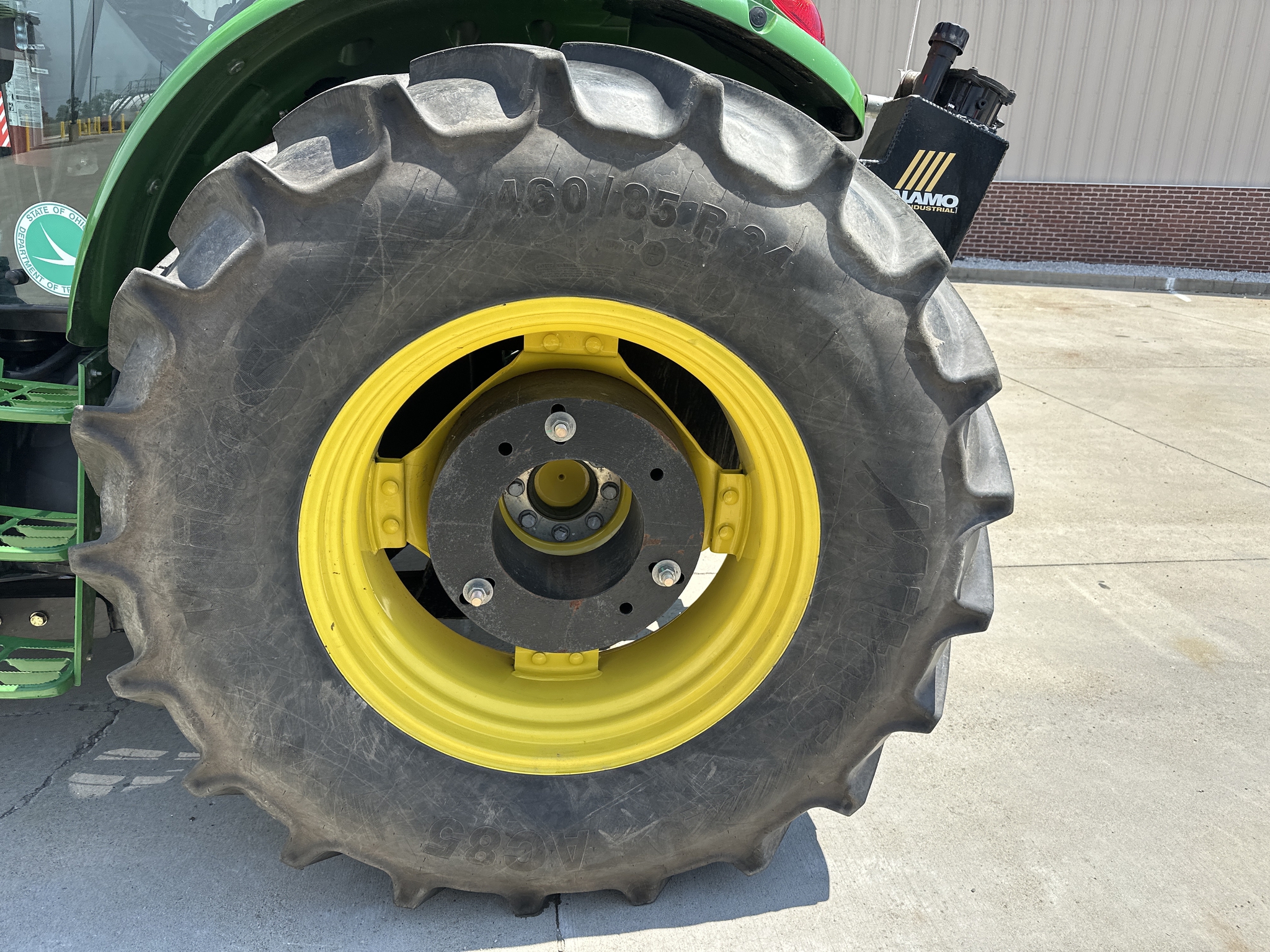 2023 John Deere 6120E Image 13