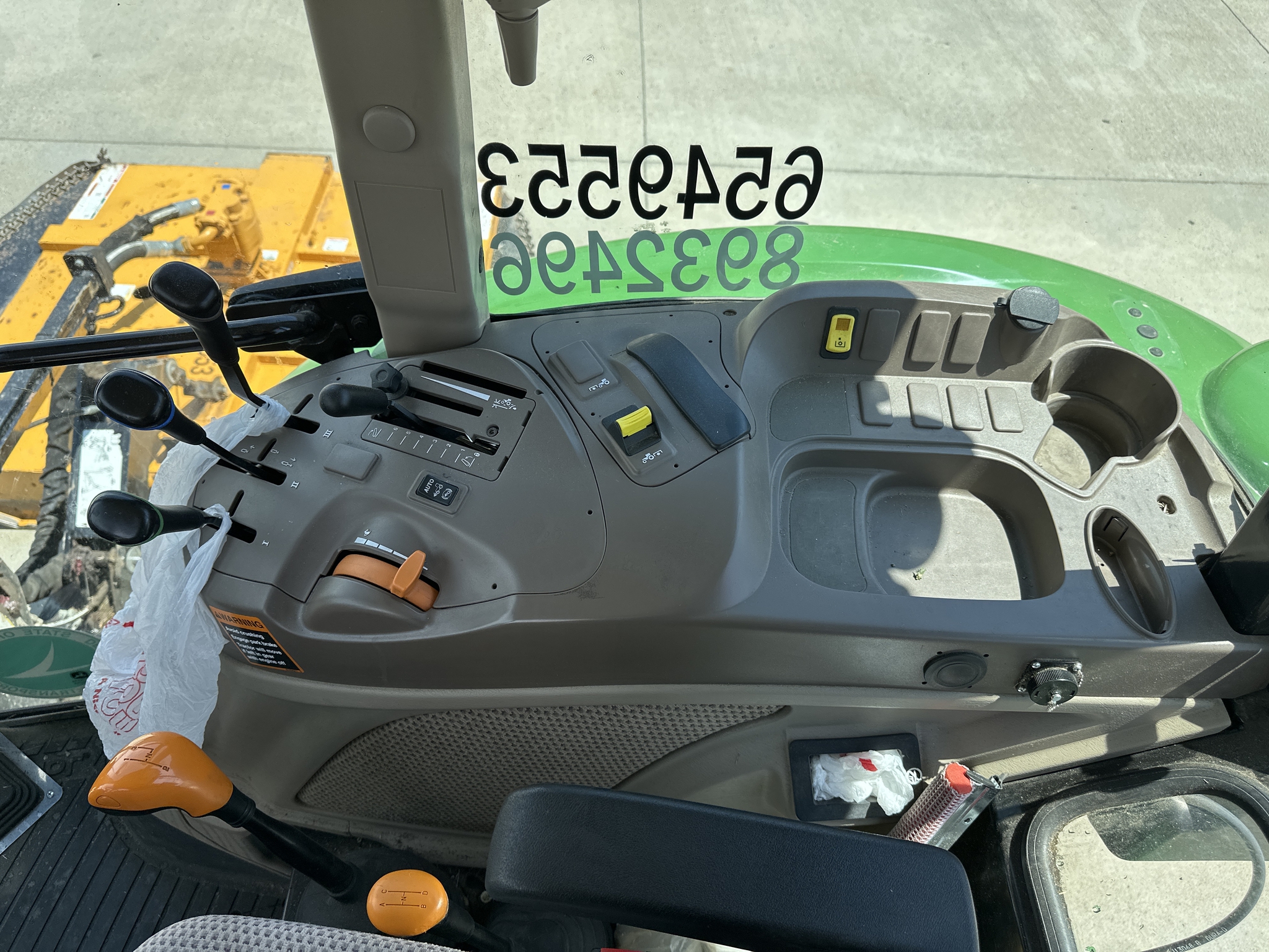 2023 John Deere 6120E Image 23
