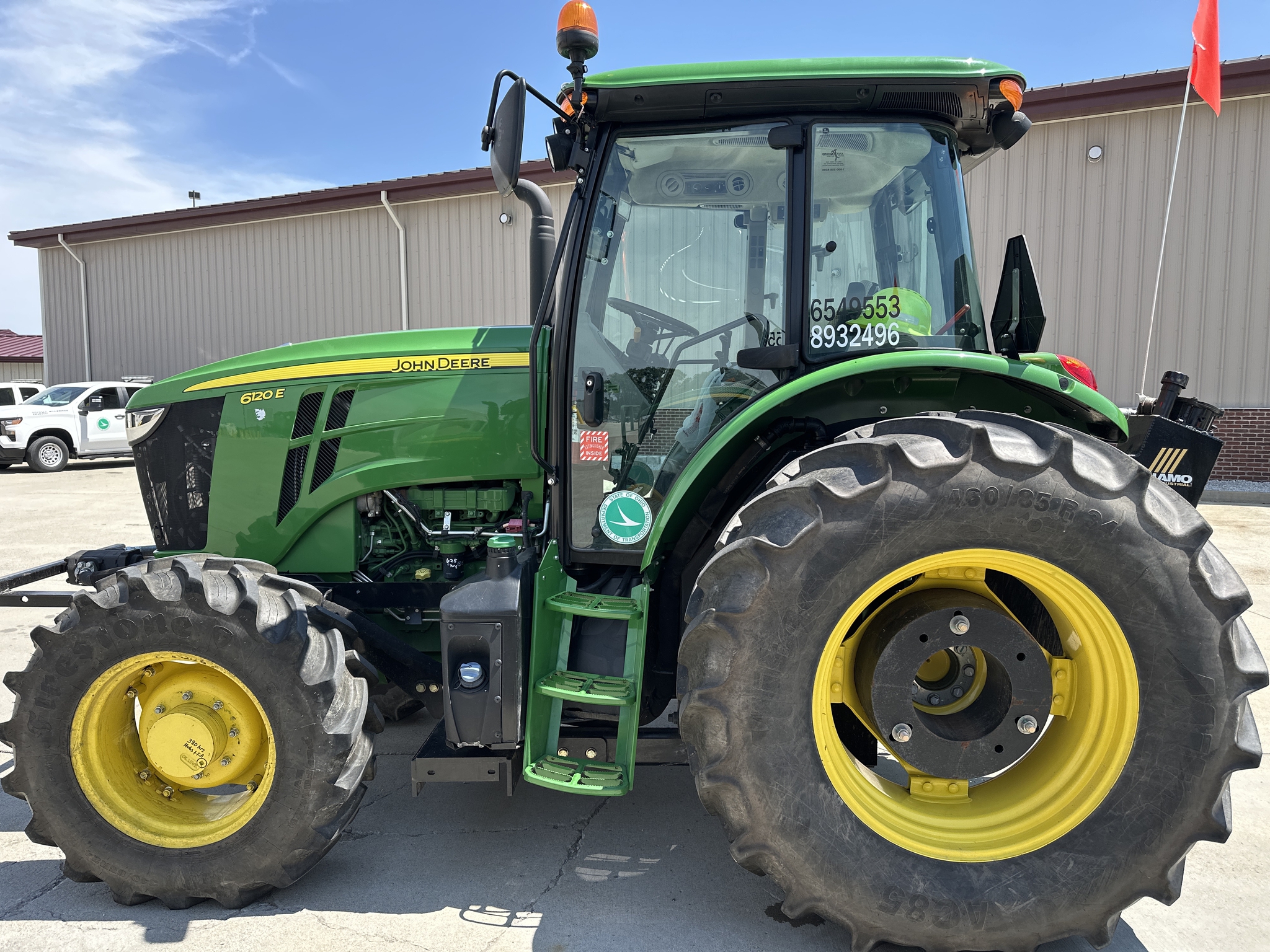 2023 John Deere 6120E Image 2