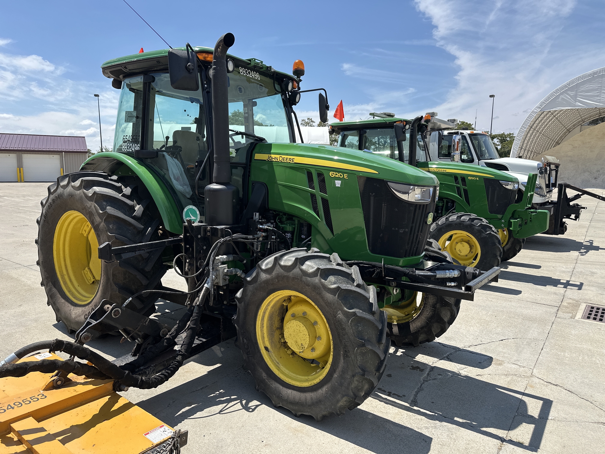 2023 John Deere 6120E Image 7