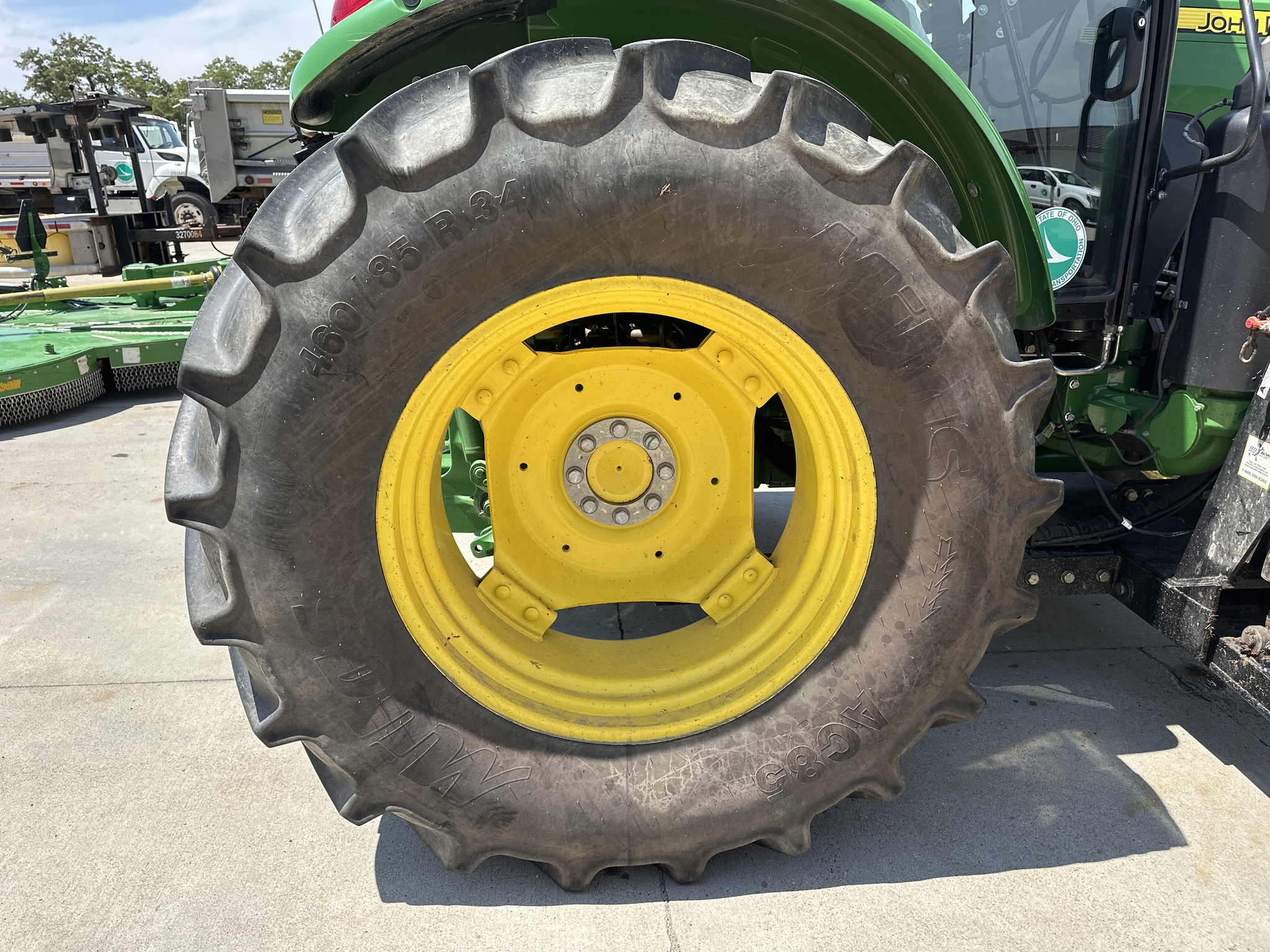 2023 John Deere 6120E Image 9