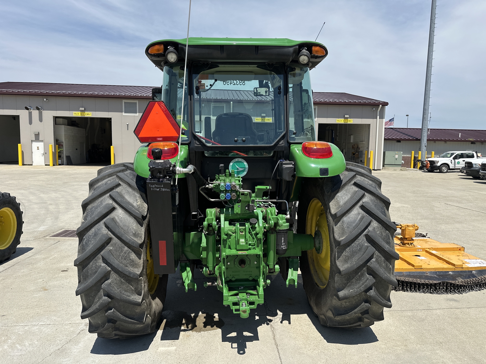 2023 John Deere 6120E Image 4