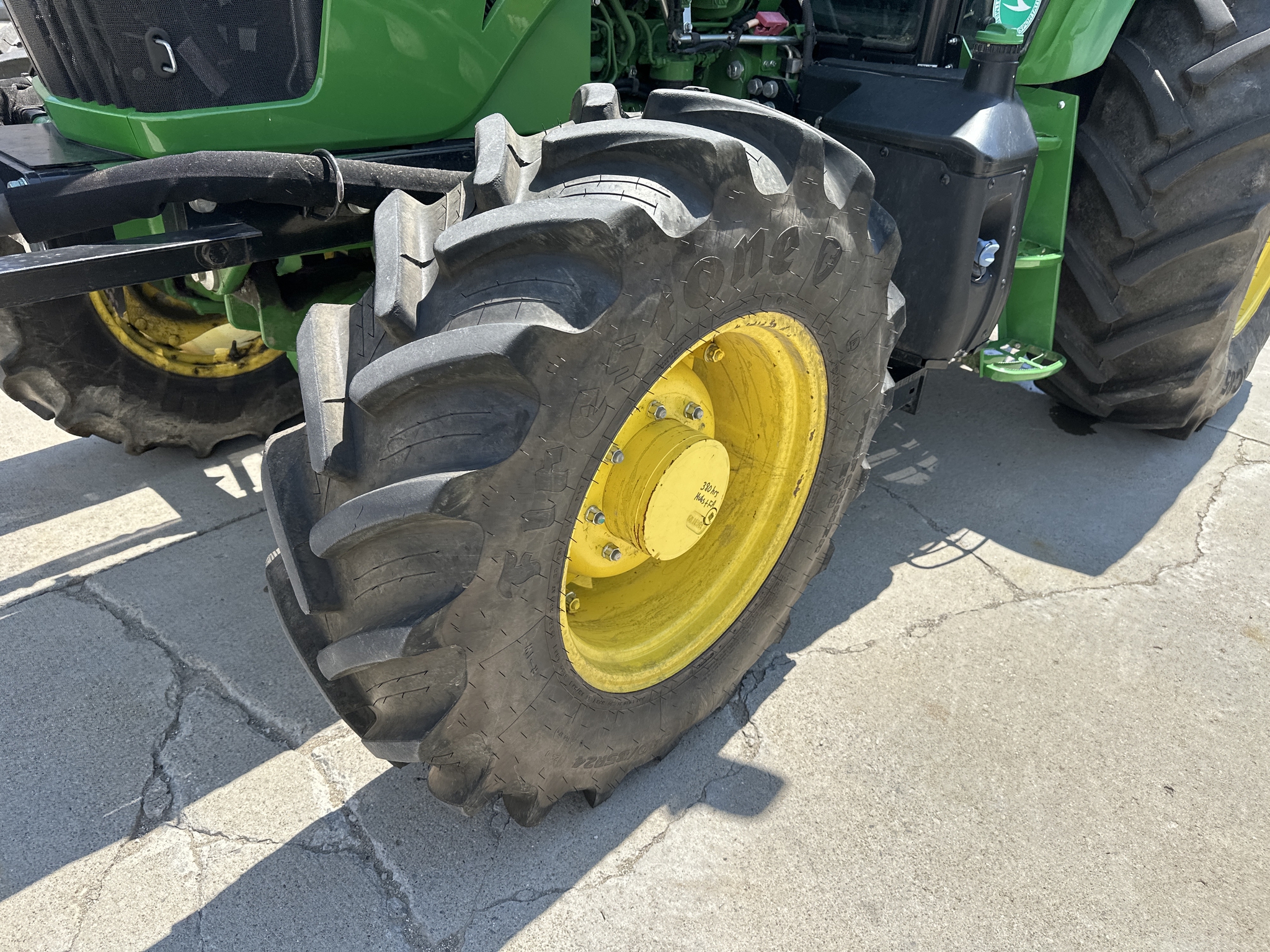 2023 John Deere 6120E Image 16