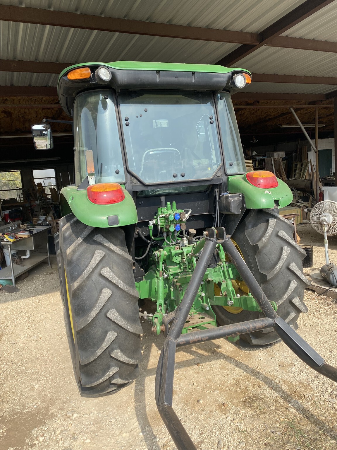 2022 John Deere 5100E Image 5