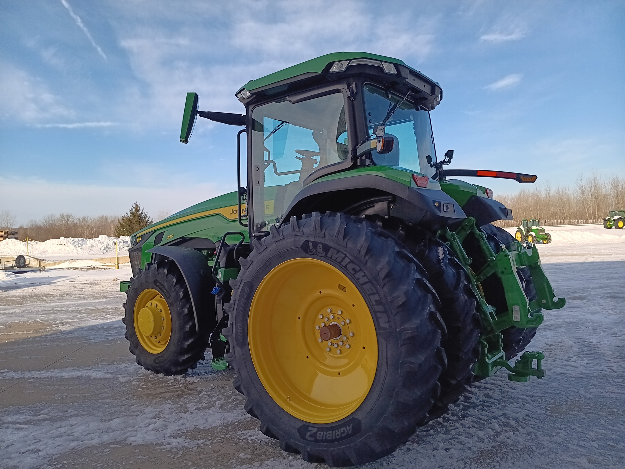 2025 John Deere 8R 250 Image 5