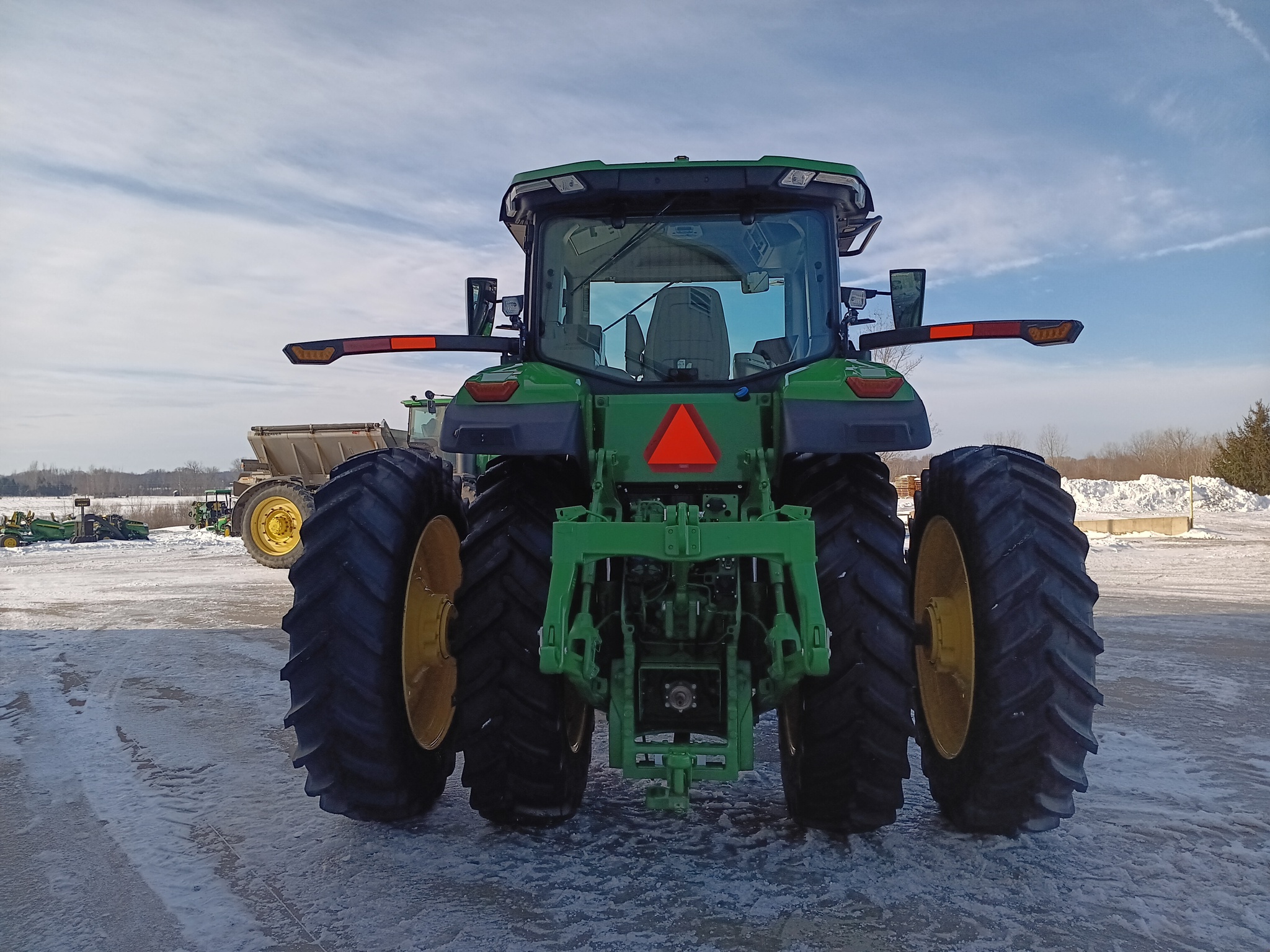 2025 John Deere 8R 250 Image 4