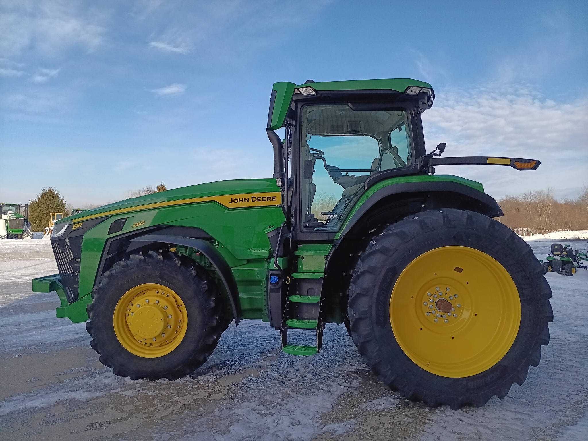 2025 John Deere 8R 250 Image 6