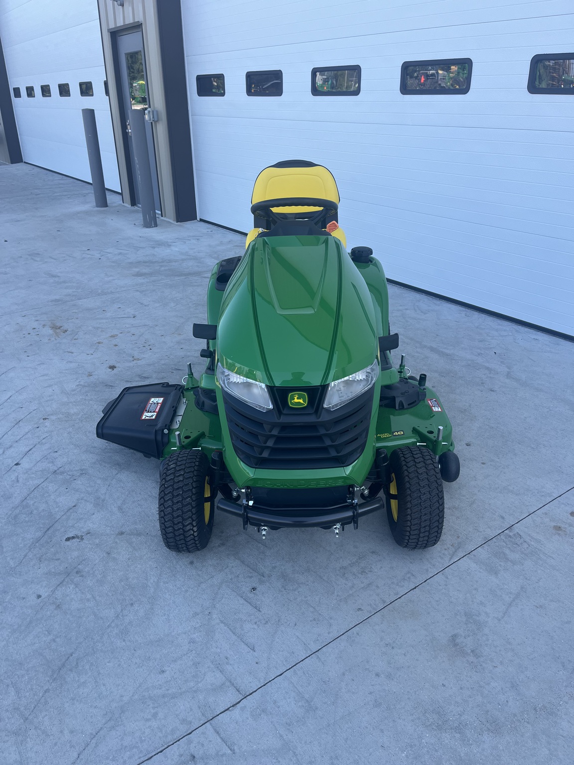 2024 John Deere X350 Image 2