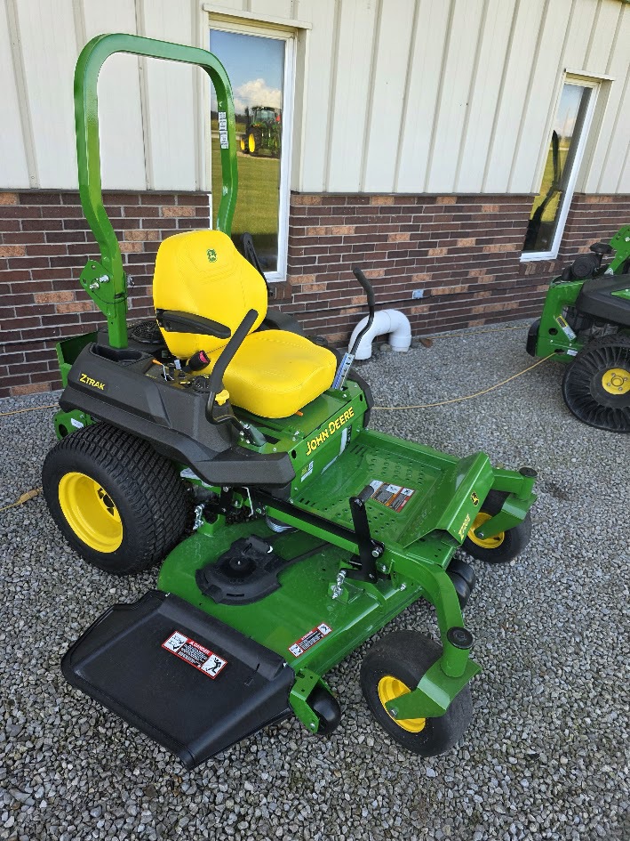 2025 John Deere Z720E Image 4
