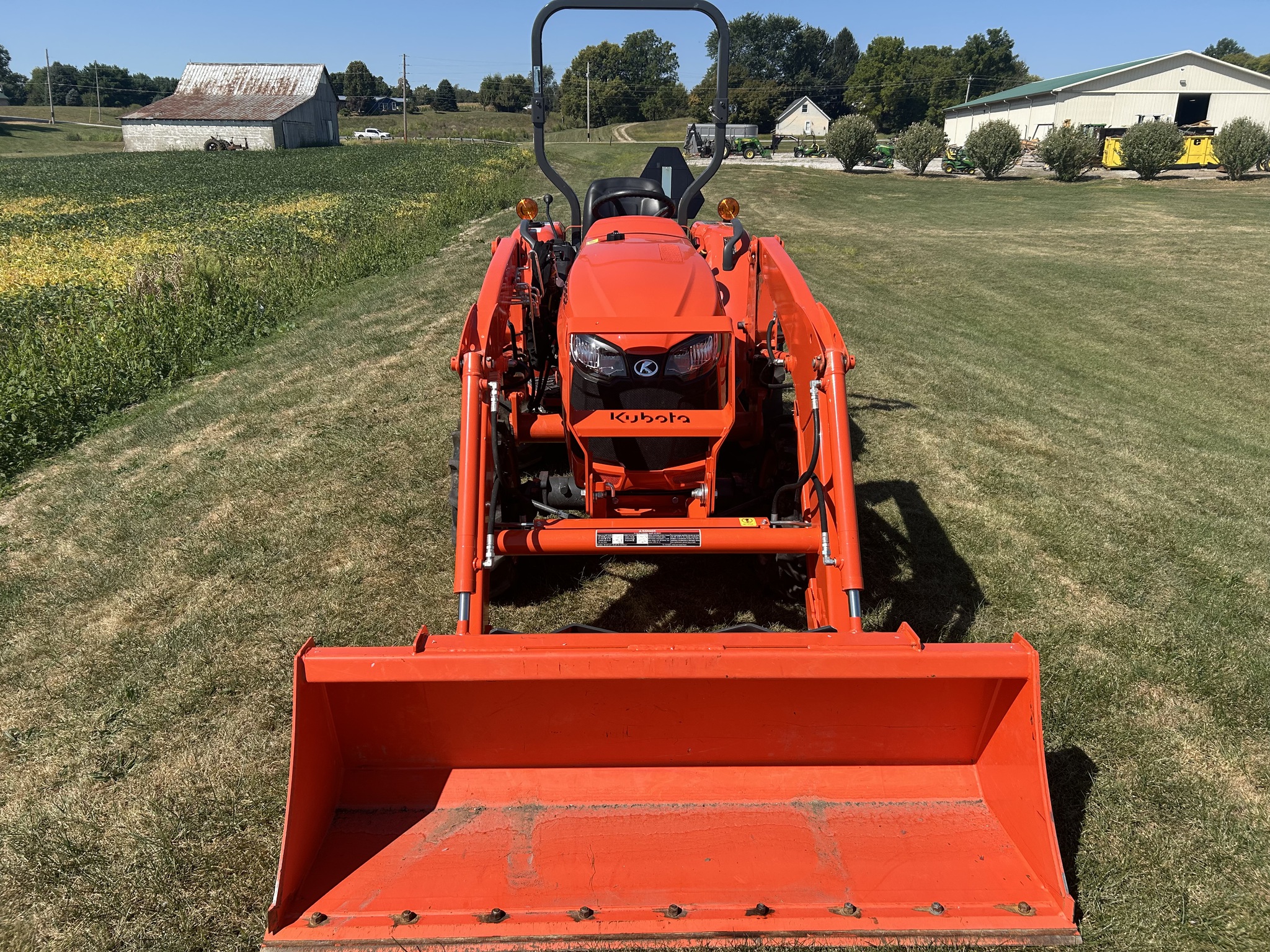 2023 Kubota L3302DT Image 2