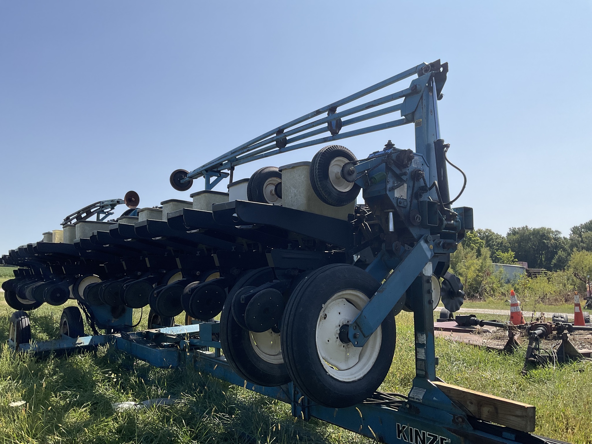 Kinze Twin Line Image 13