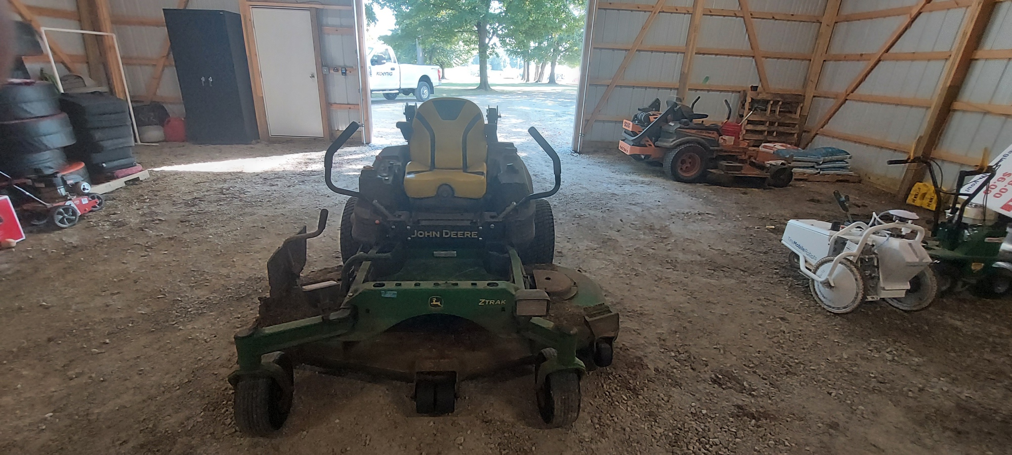 Used 2016 John Deere Z950M Zero Turn Mowers at Koenig Equipment in Urbana, OH - PhotoXL7