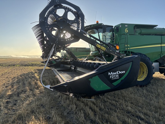 Used 2018 MacDon FD75 Combine Platforms at Horizon Ag & Turf in Mayerthorpe, AB - Photo5