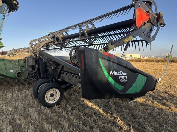 Used 2018 MacDon FD75 Combine Platforms at Horizon Ag & Turf in Mayerthorpe, AB - Photo8