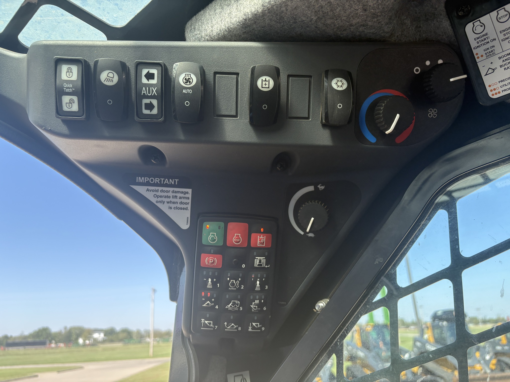 2024 John Deere 333G Image 17