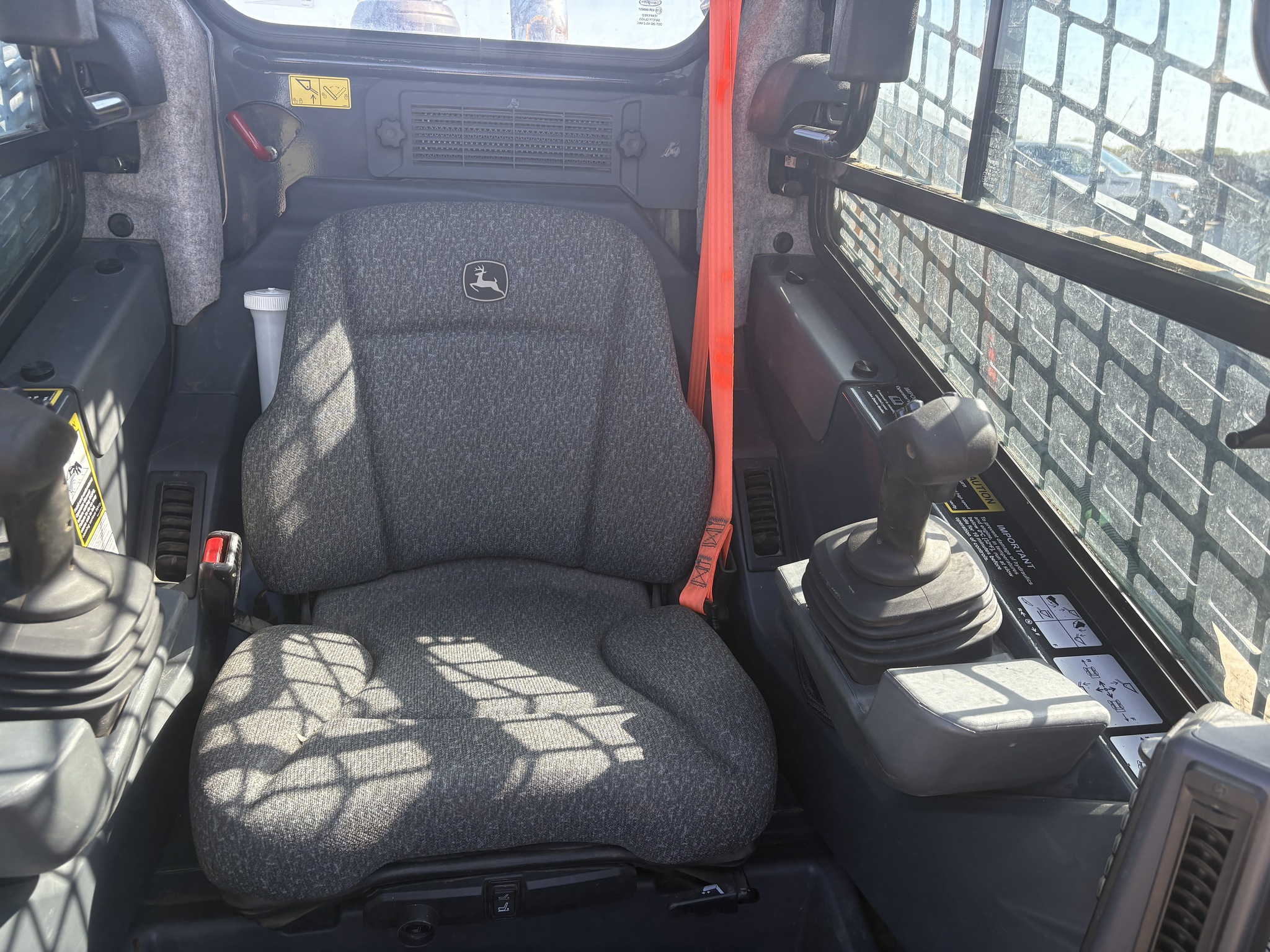 2024 John Deere 333G Image 19