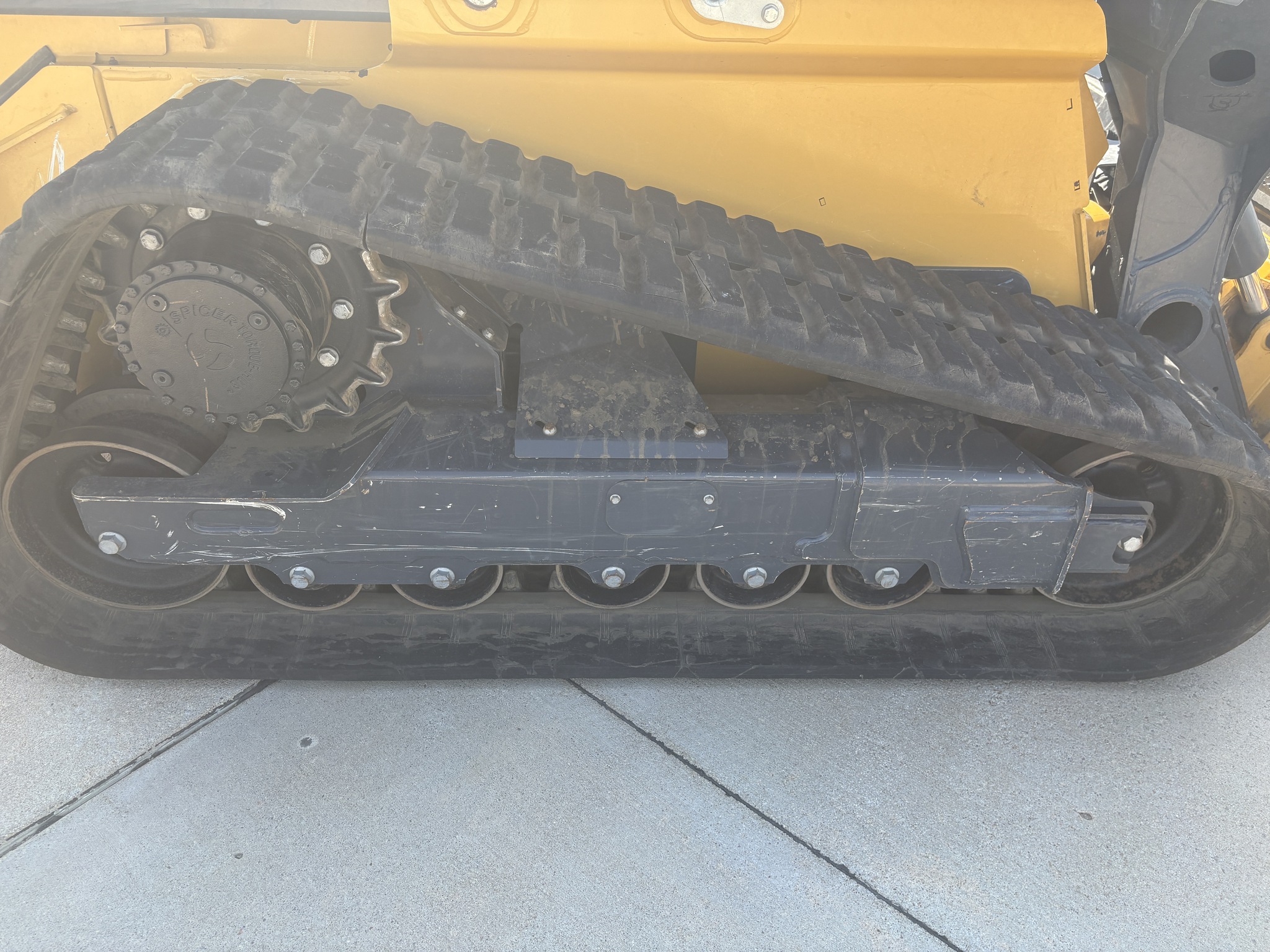 2024 John Deere 333G Image 13