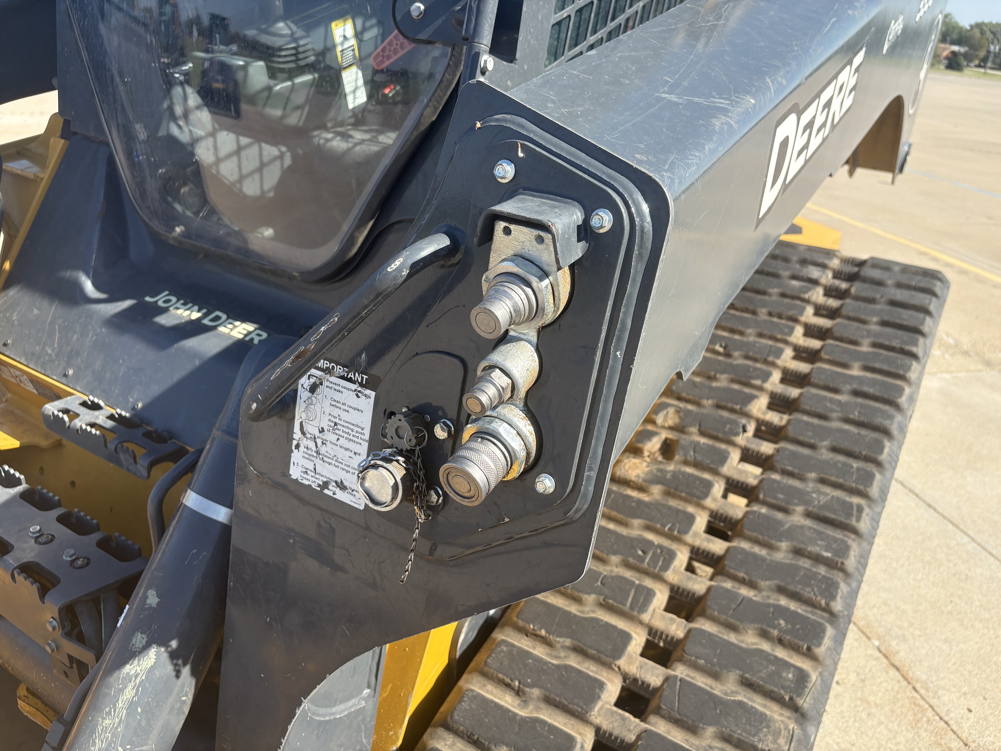 2024 John Deere 333G Image 10