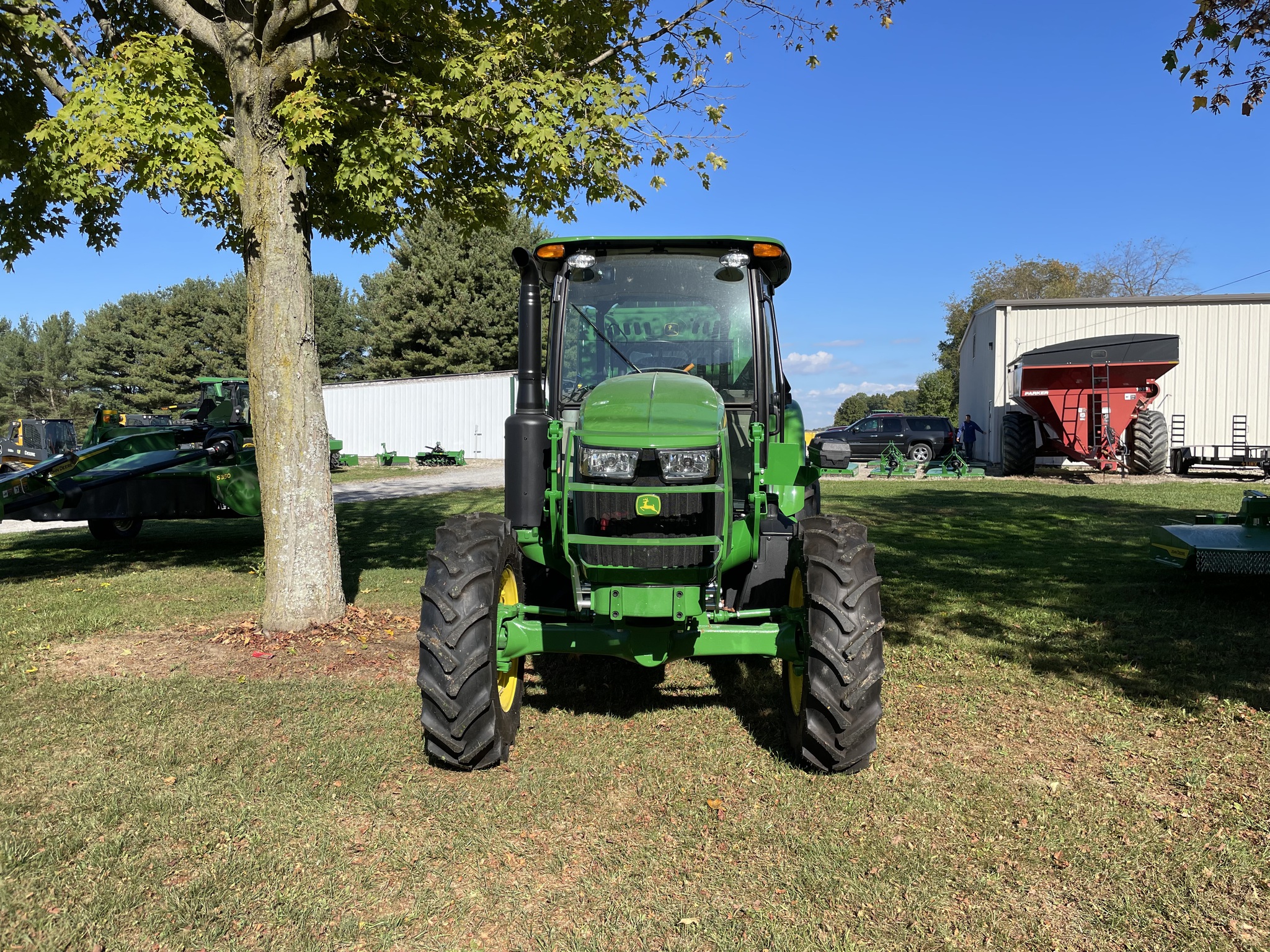 2025 John Deere 5100E Image 1