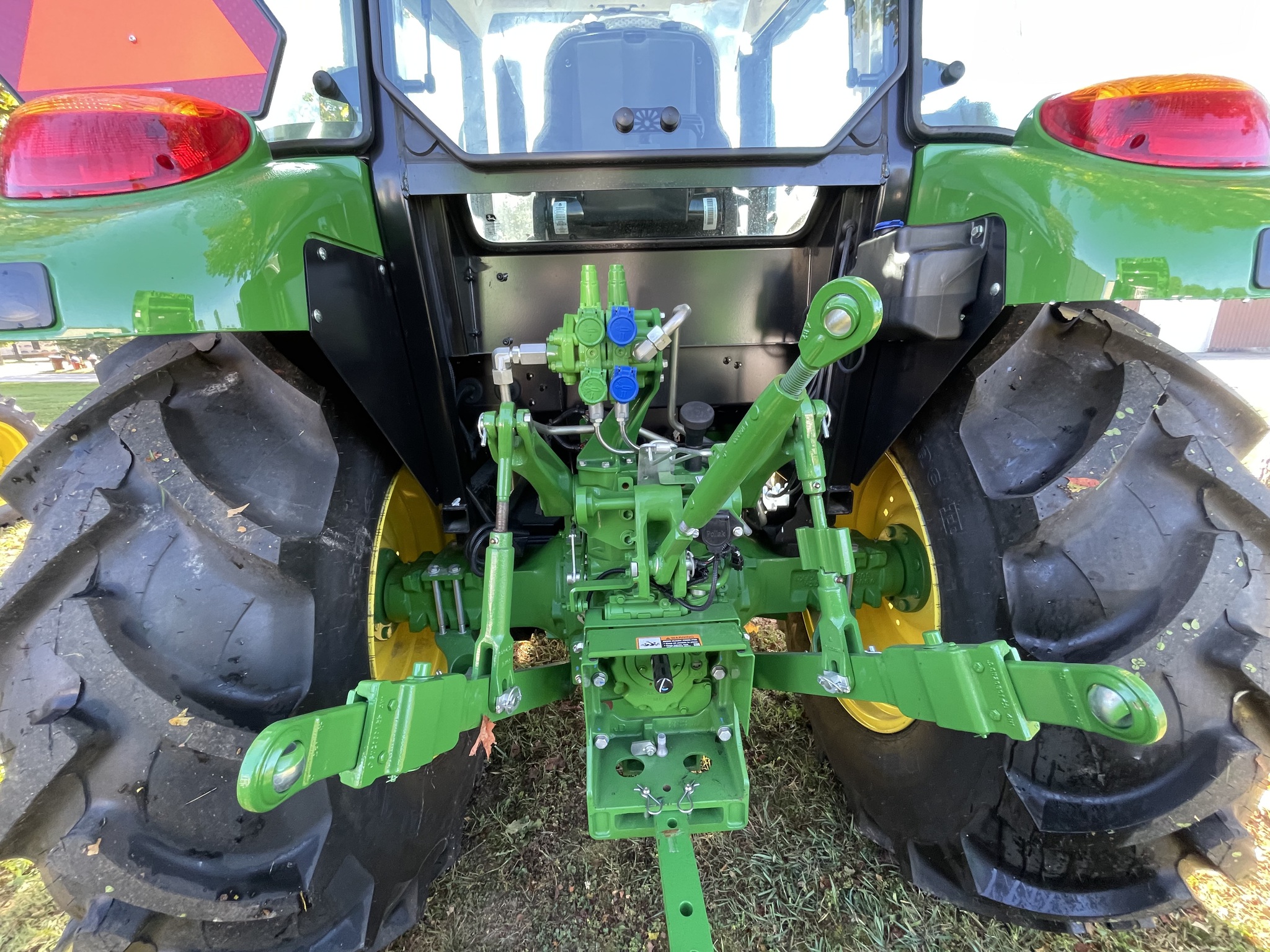 2025 John Deere 5100E Image 4