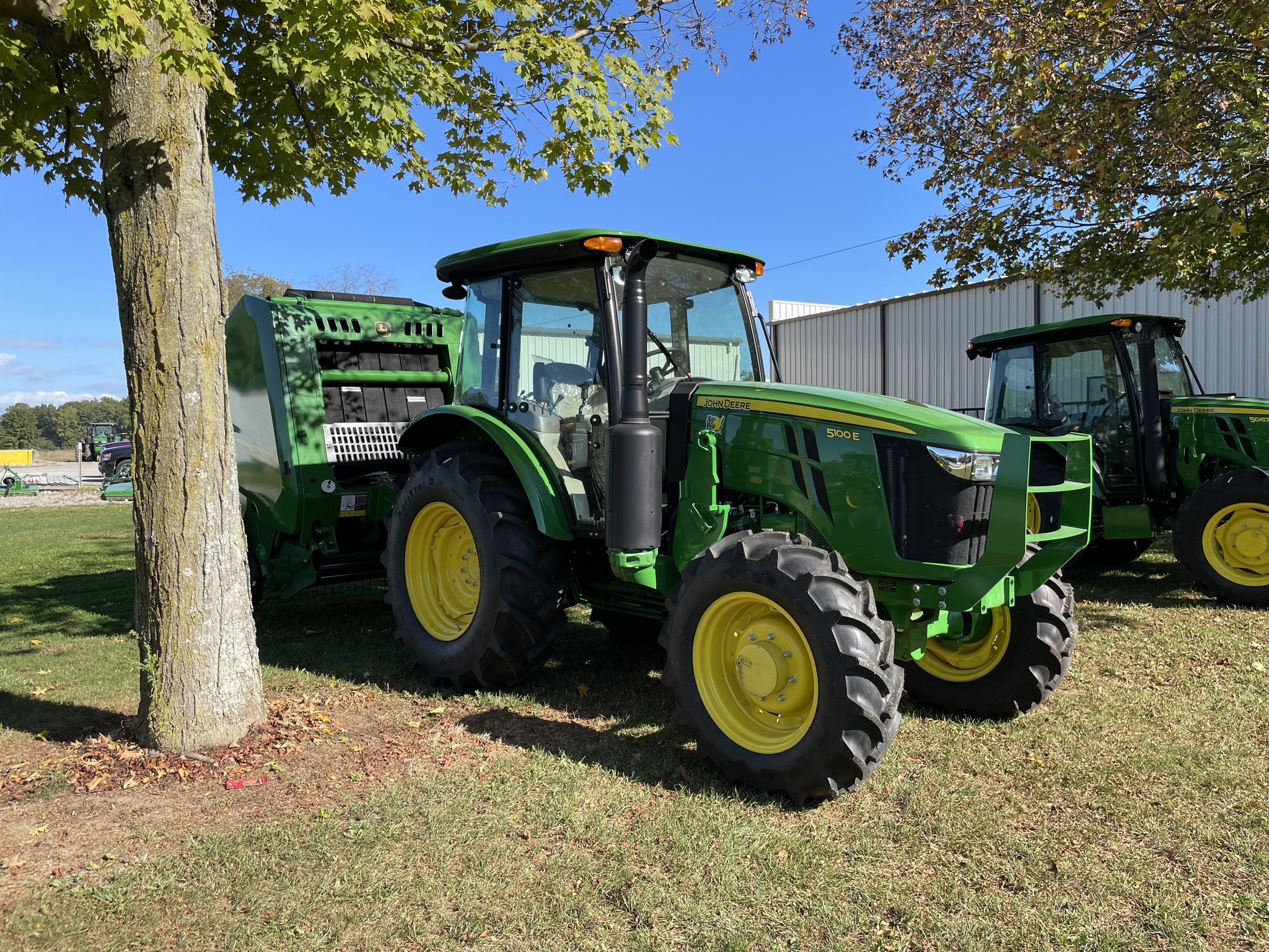 2025 John Deere 5100E Image 6