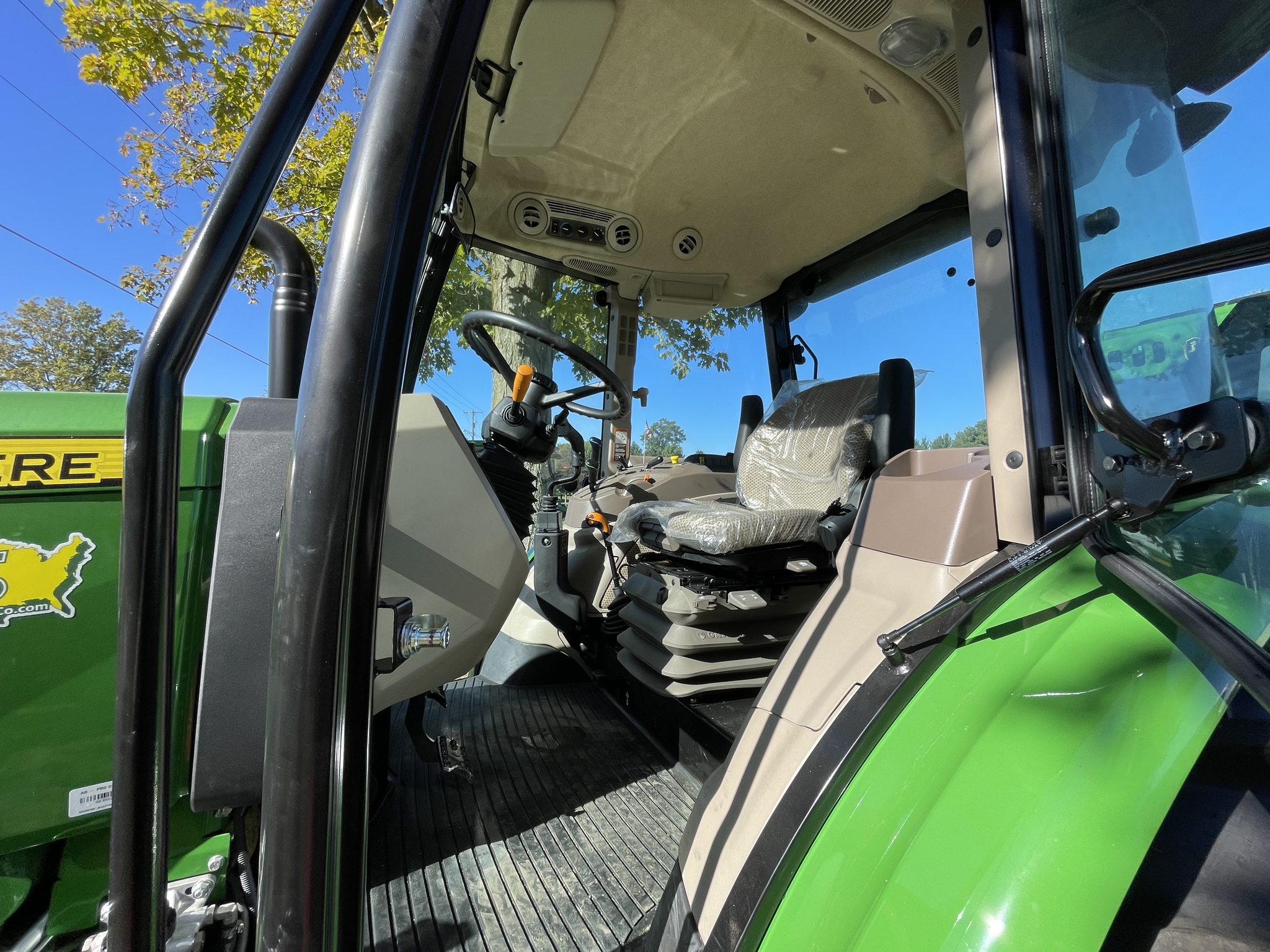 2025 John Deere 5100E Image 7