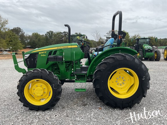 Photo of 2024 John Deere 5067E