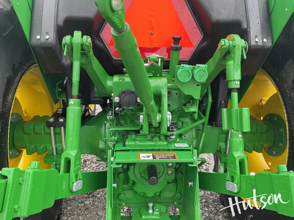 Photo of 2024 John Deere 5067E