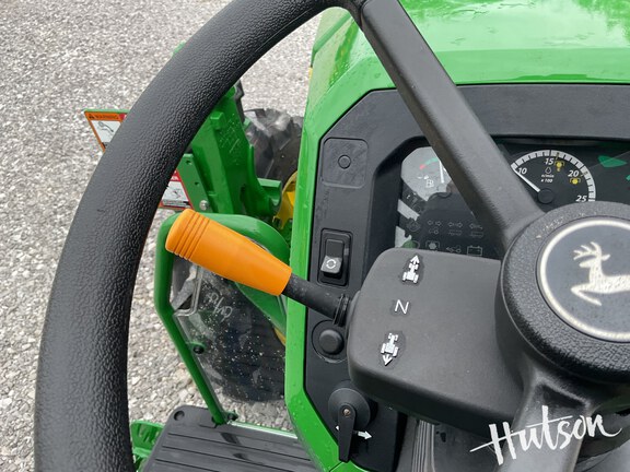 Photo of 2024 John Deere 5067E