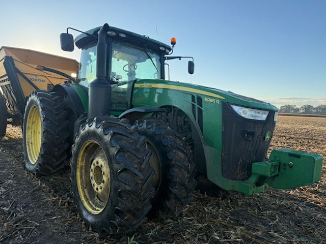 2013 John Deere 8285R Image 2
