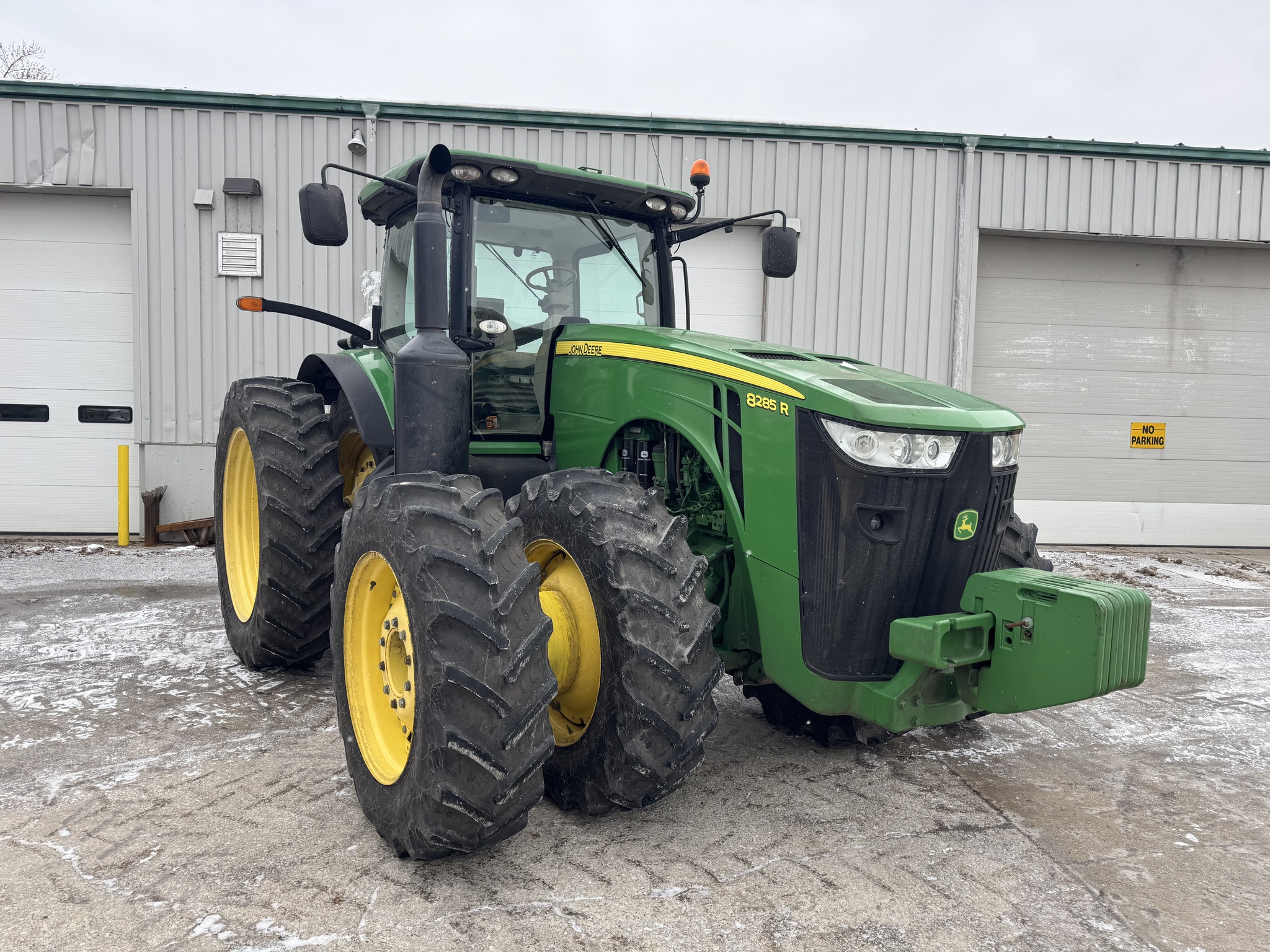 2013 John Deere 8285R Image 1