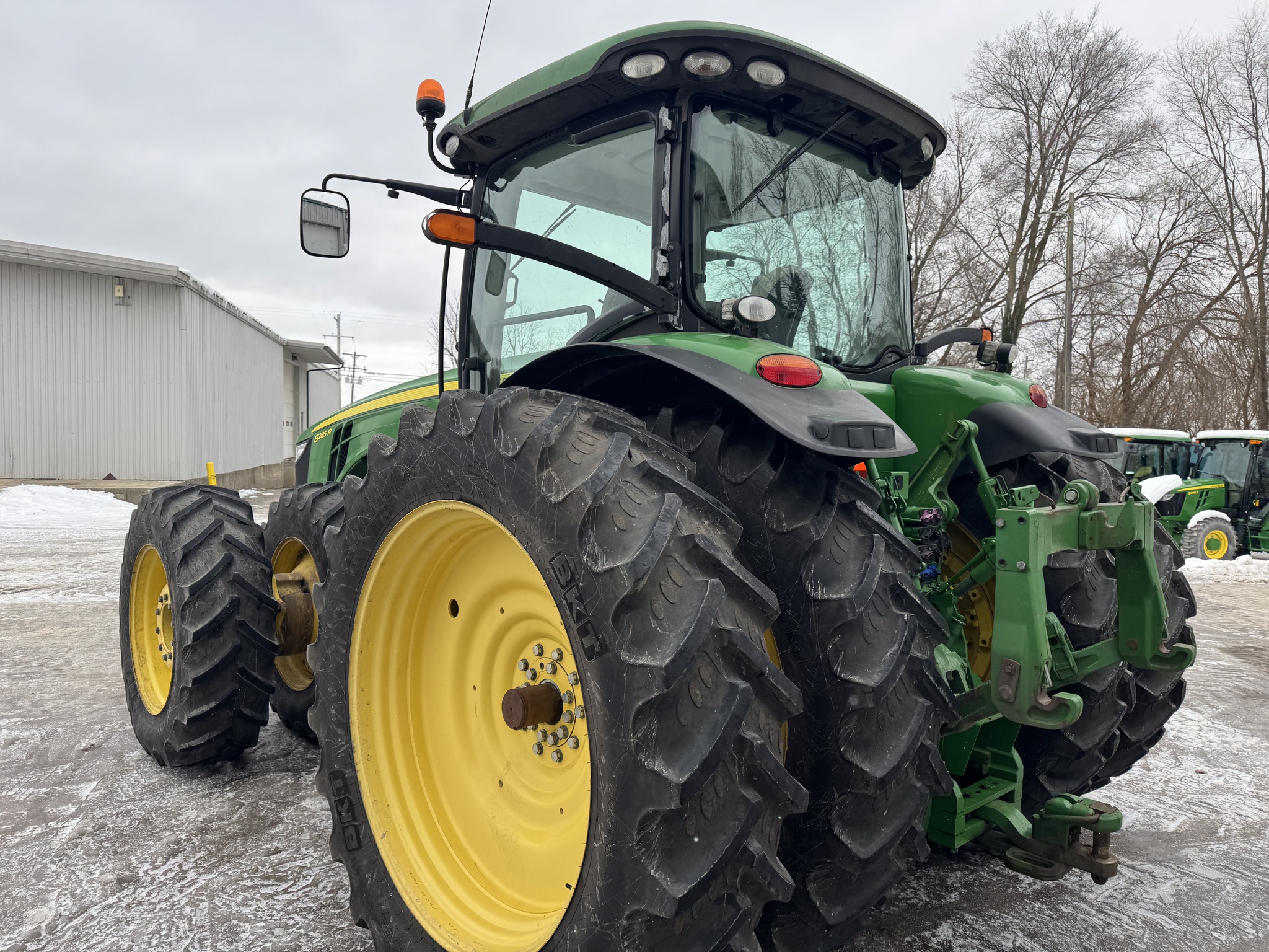 2013 John Deere 8285R Image 6