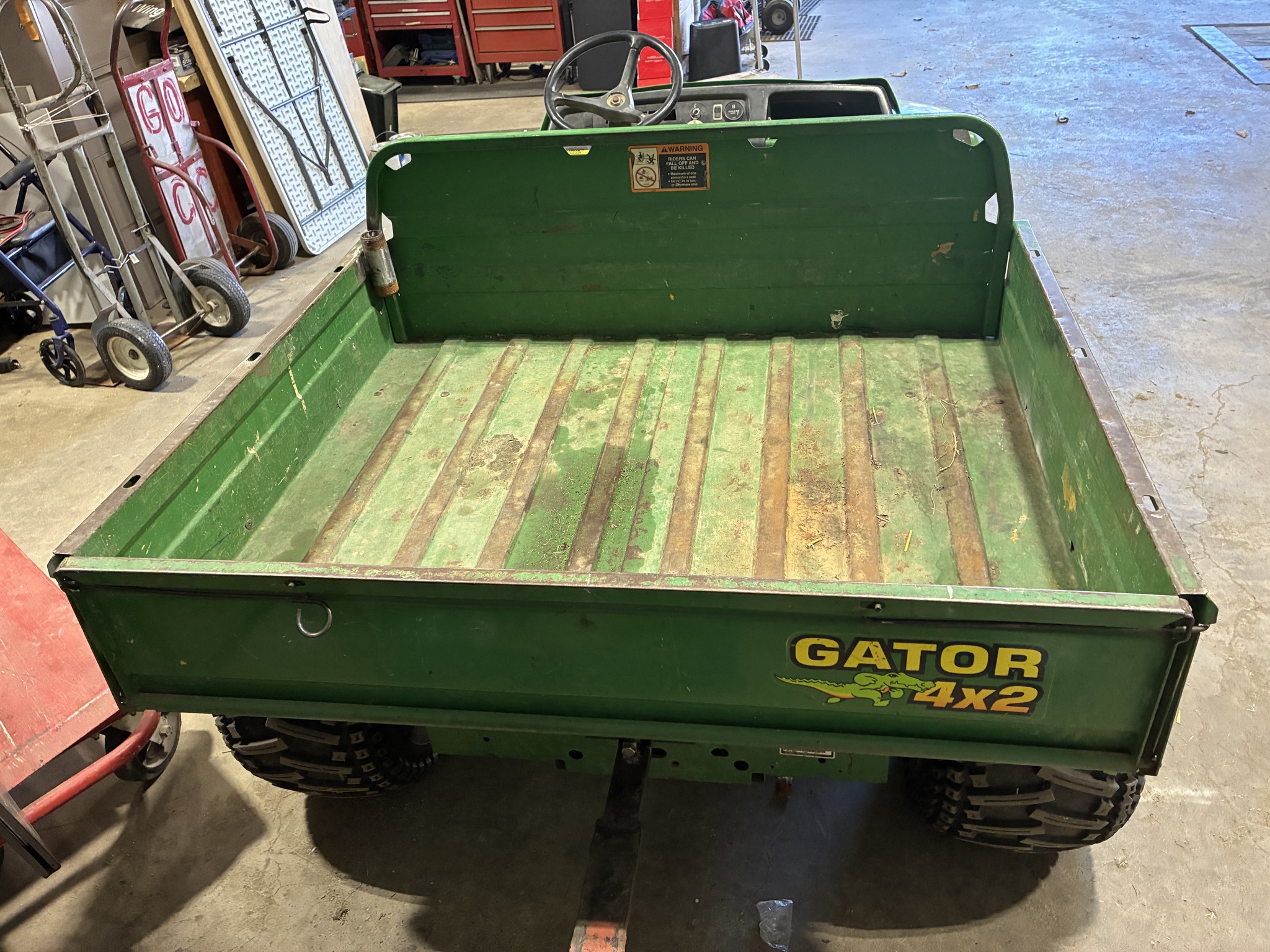 2000 John Deere 4X2 Image 4