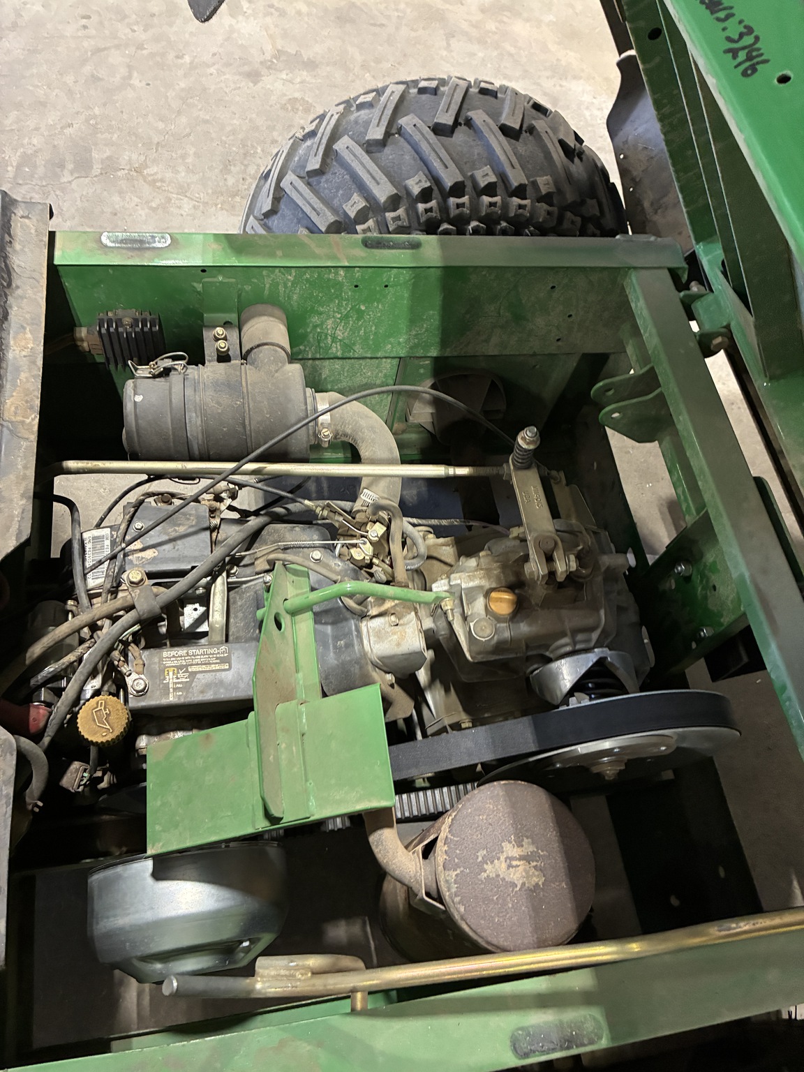 2000 John Deere 4X2 Image 9