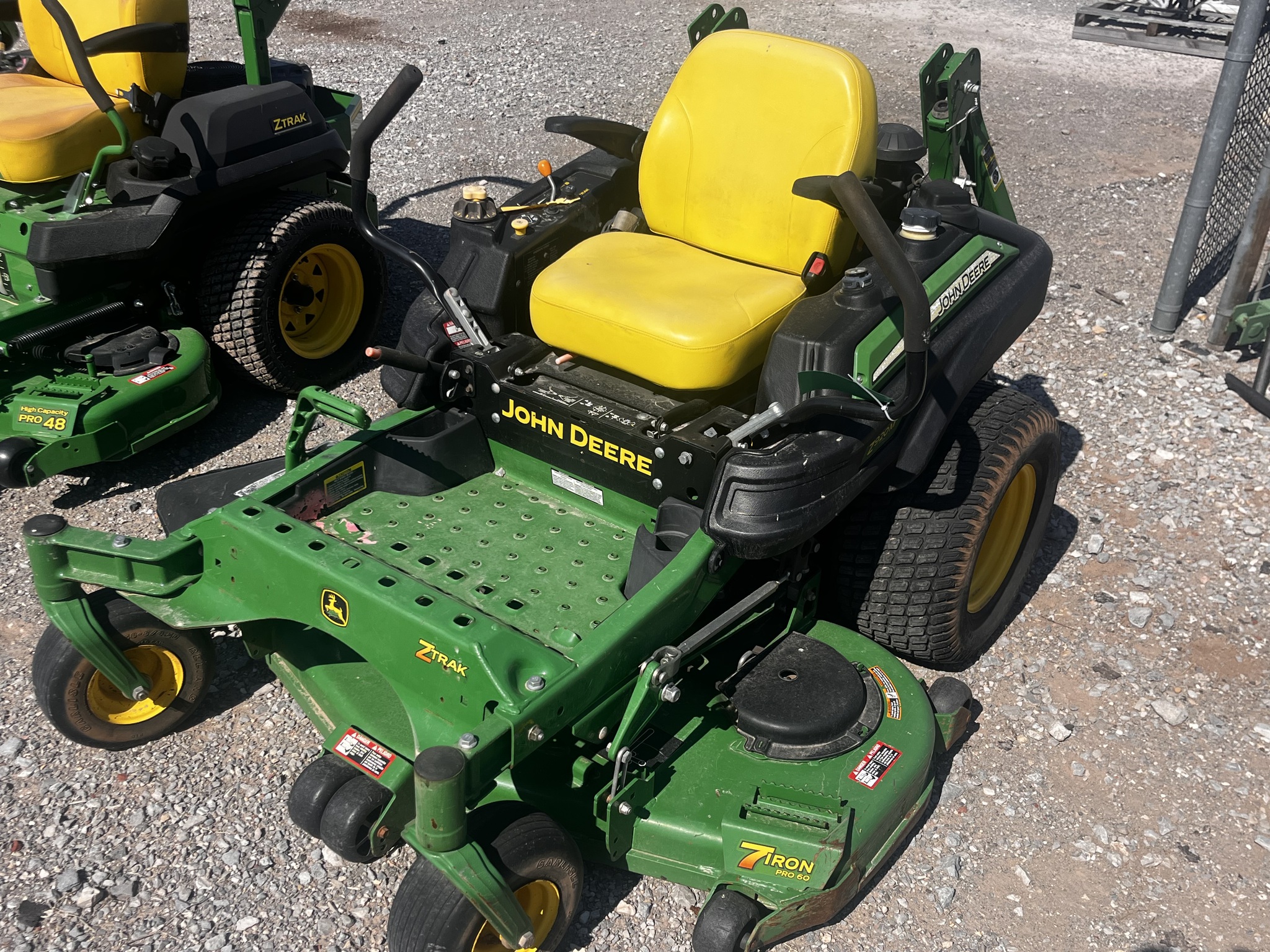 2015 John Deere Z920M Image 2