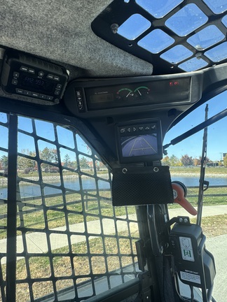 2023 John-Deere 325G