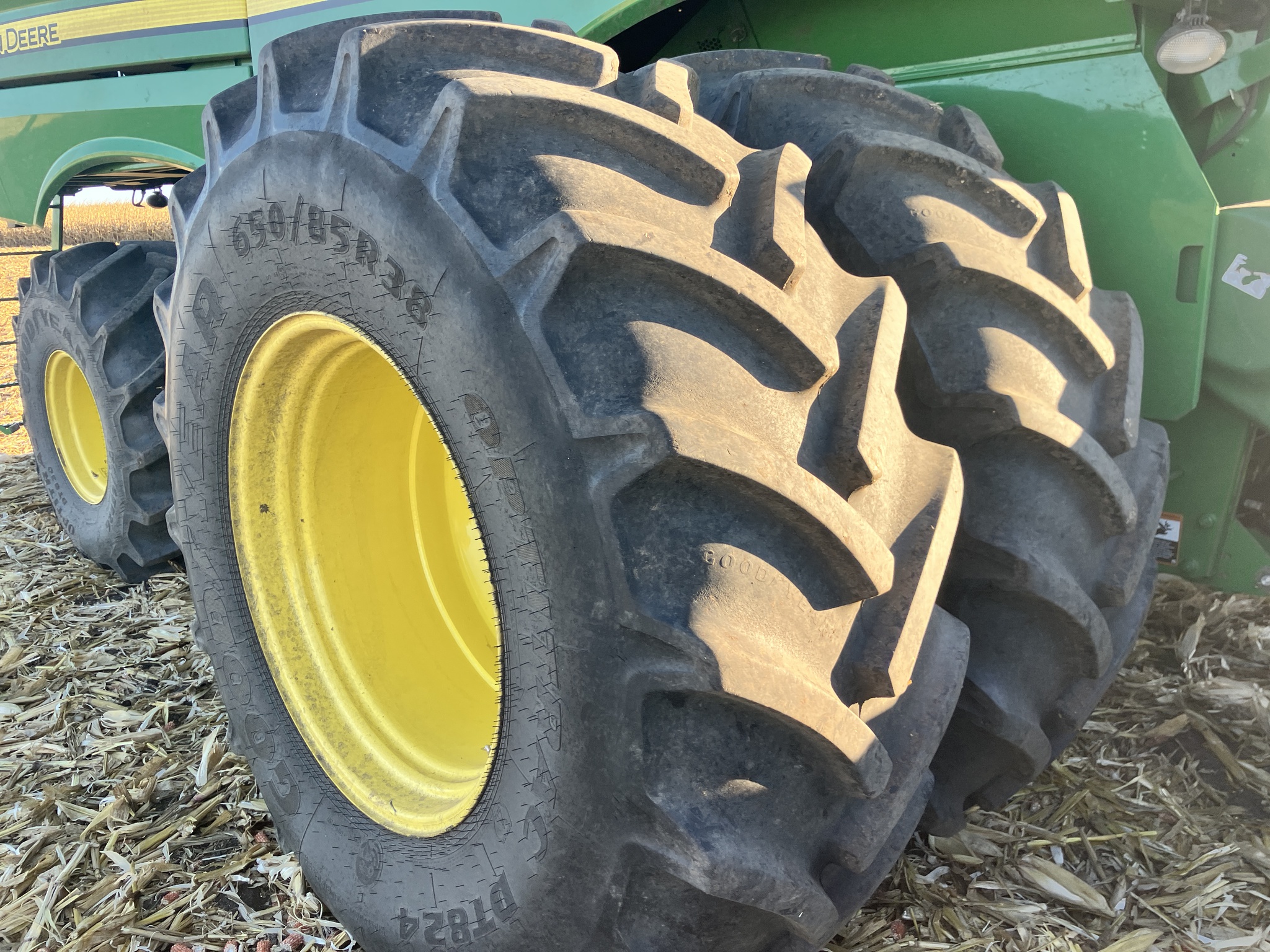 2019 John Deere S790 Image 4