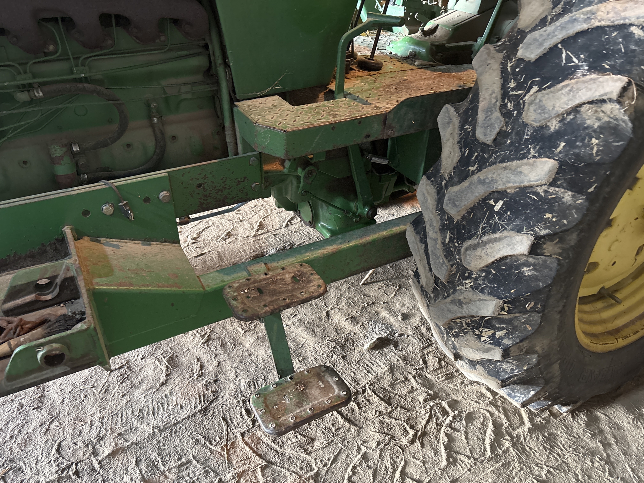 Used 1983 John Deere 2950 Row Crop Tractors at Koenig Equipment in Anna, OH - PhotoXL7