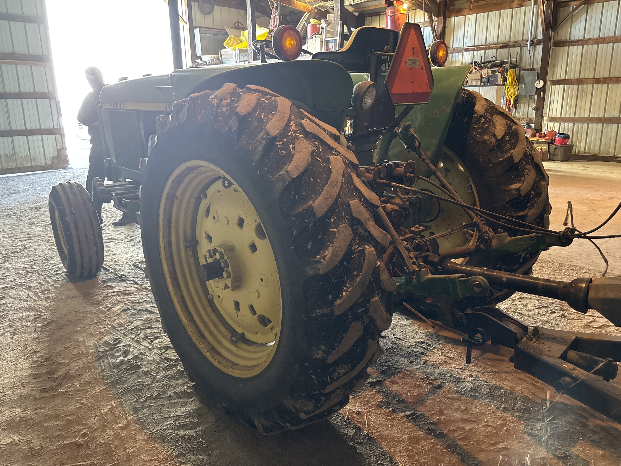 Used 1983 John Deere 2950 Row Crop Tractors at Koenig Equipment in Anna, OH - PhotoXL3