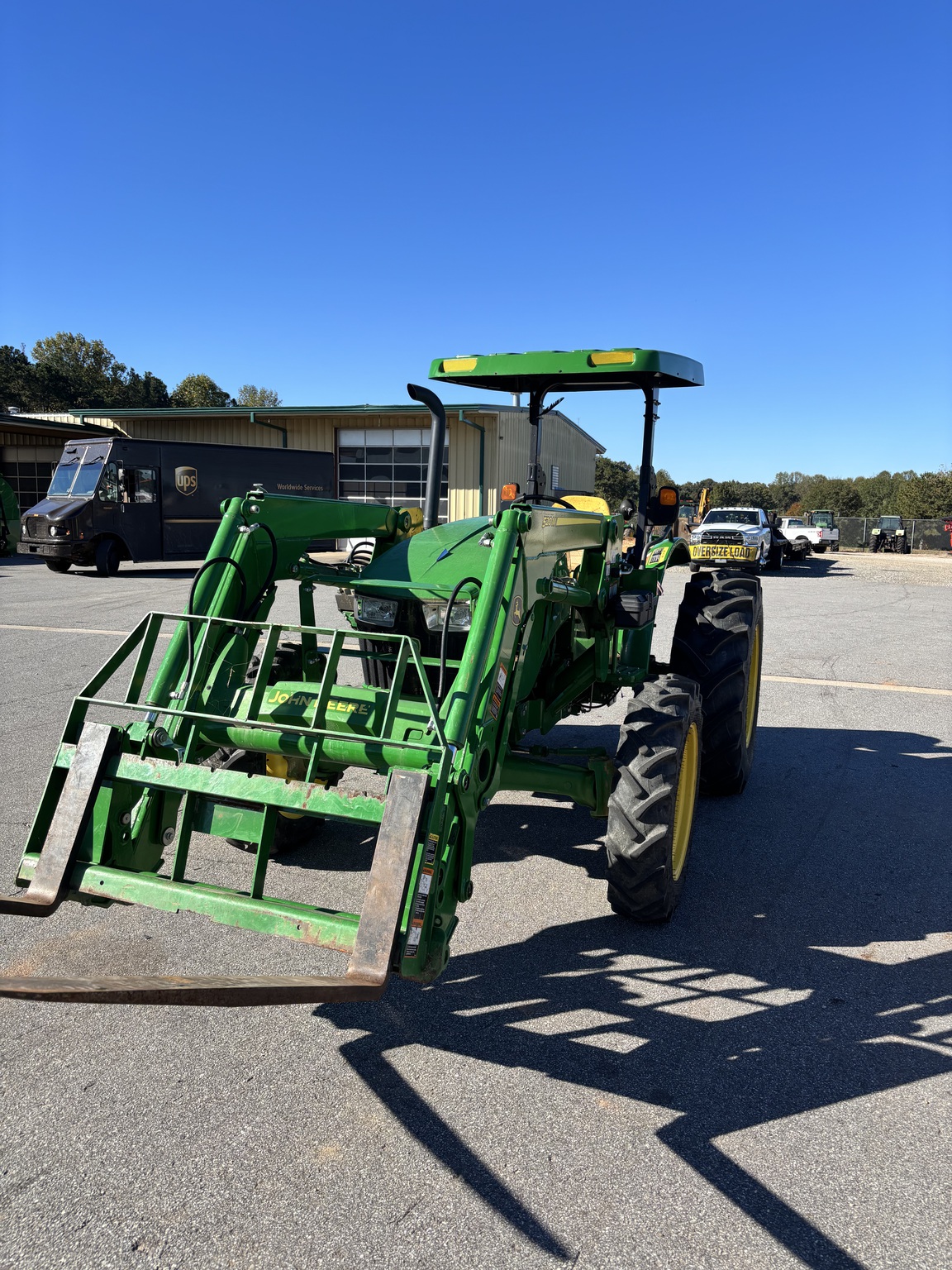 2021 John Deere 5075E Image 2