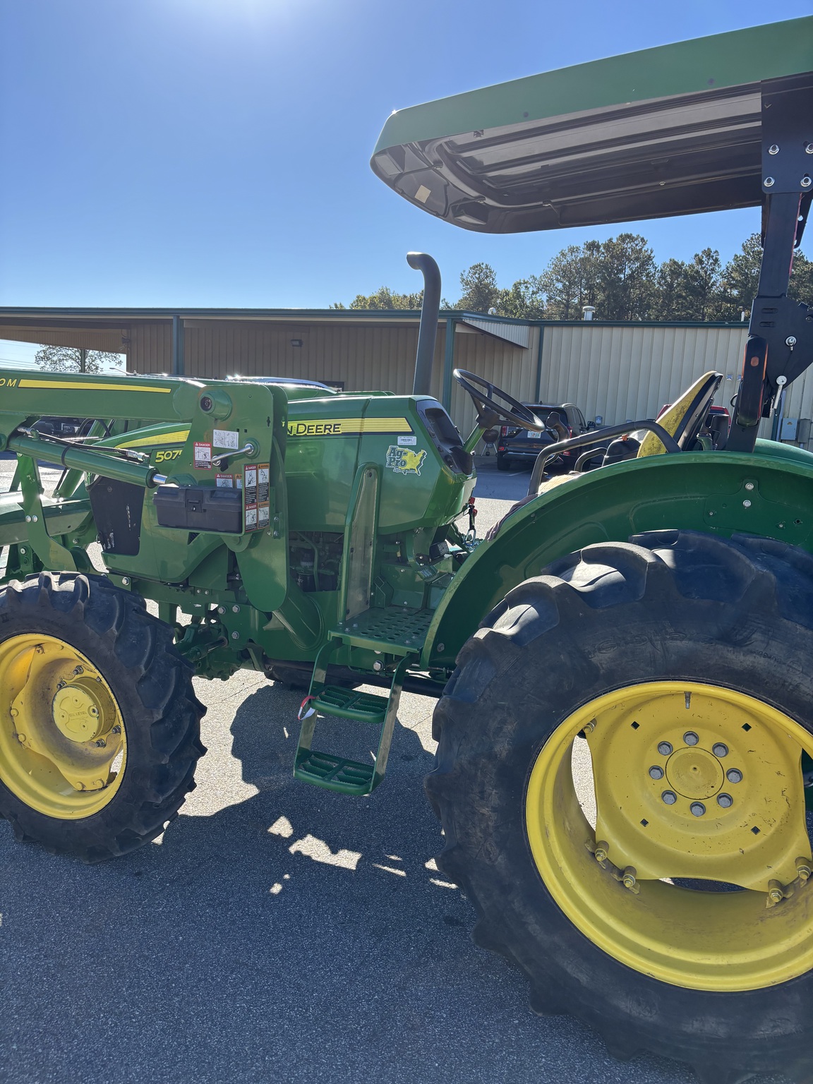 2021 John Deere 5075E Image 5